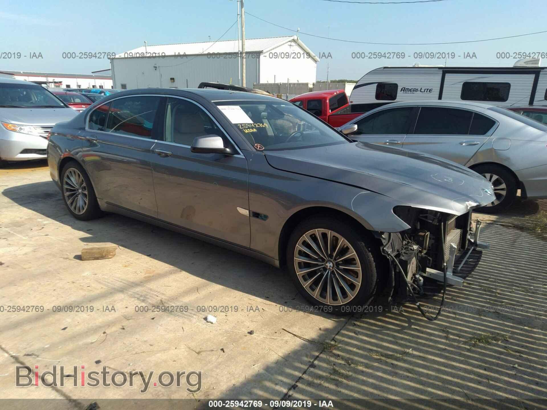 Photo WBAKB4C58BC573826 - BMW 740 2011