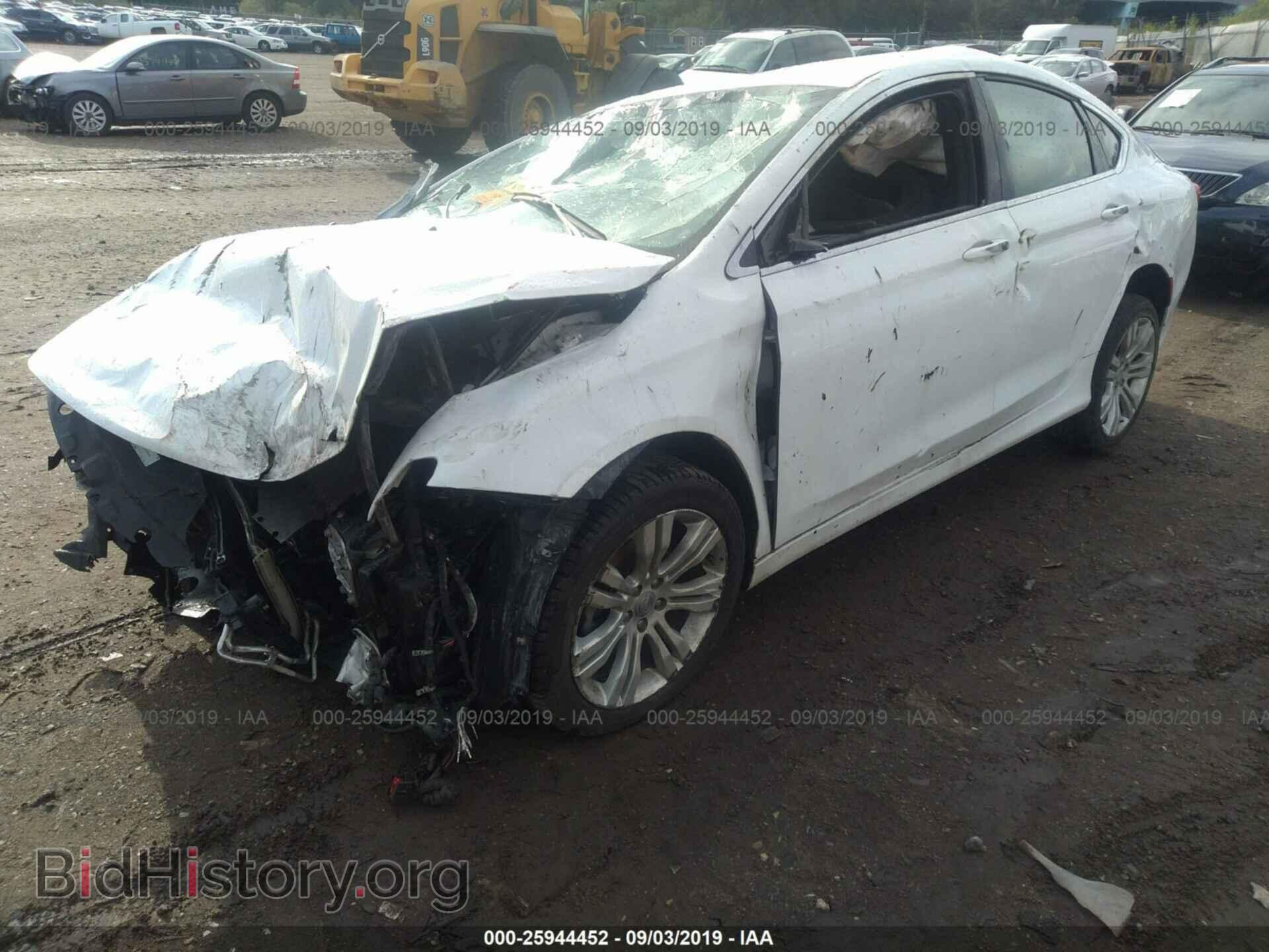 2015 CHRYSLER 200 - VIN: 1C3CCCABXFN710352 - Фото 2