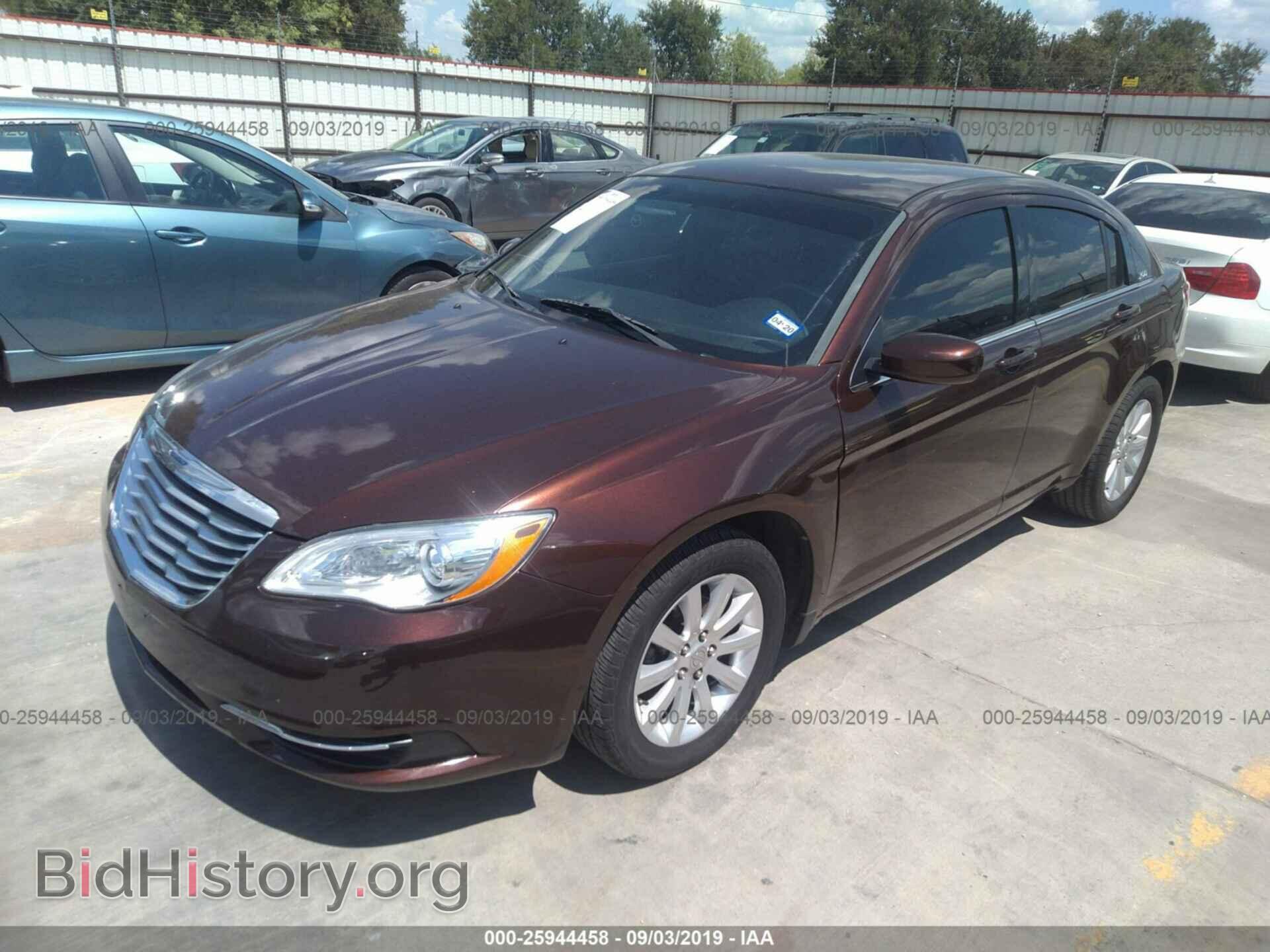 2013 CHRYSLER 200 - VIN: 1C3CCBBB8DN701218 - Photo 2