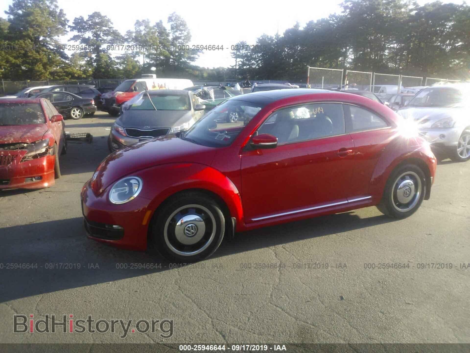 2013 VOLKSWAGEN BEETLE - VIN: 3VWJP7AT3DM674032 - Фото 2
