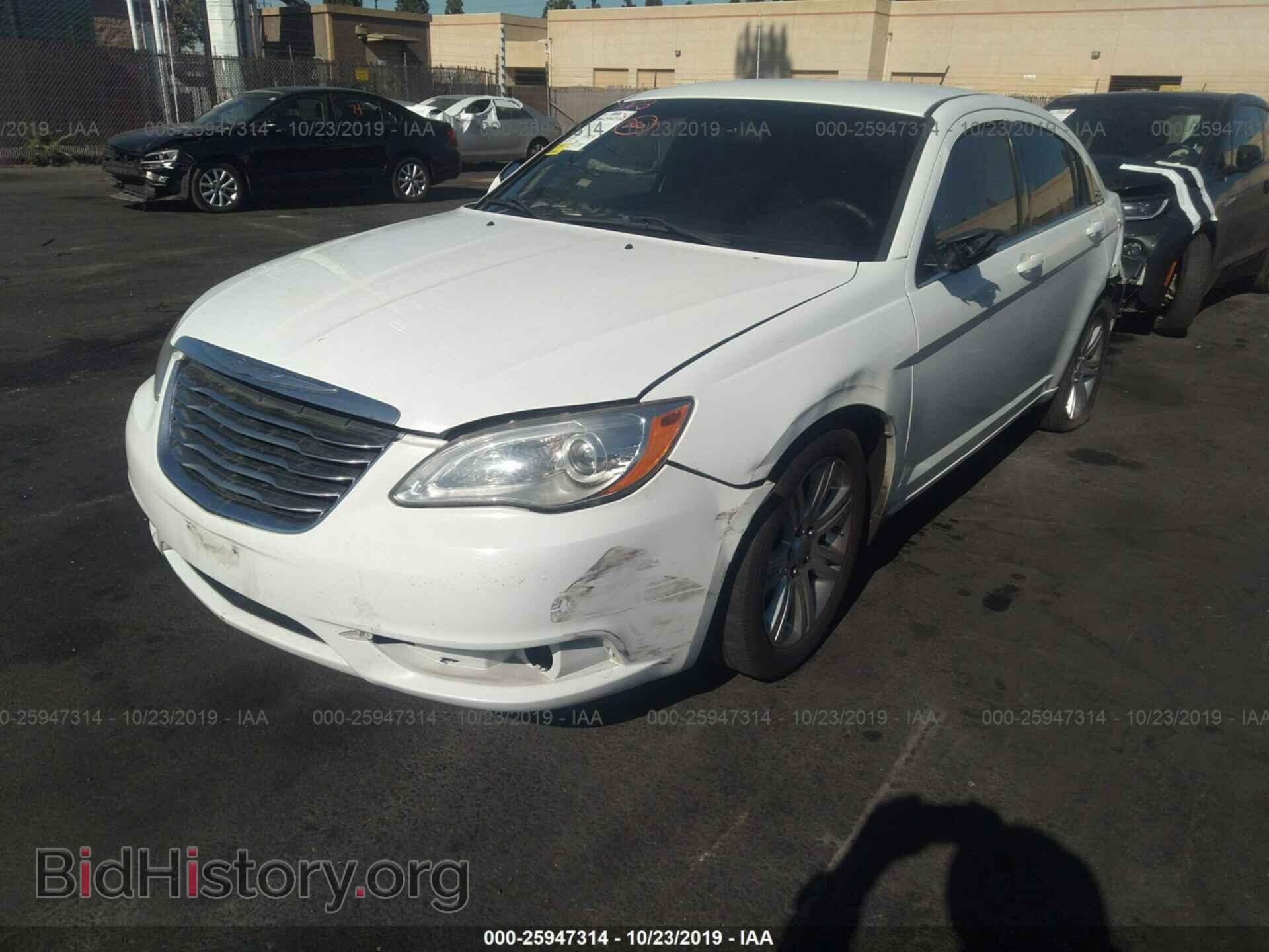 2013 CHRYSLER 200 - VIN: 1C3CCBAB2DN647755 - Photo 2