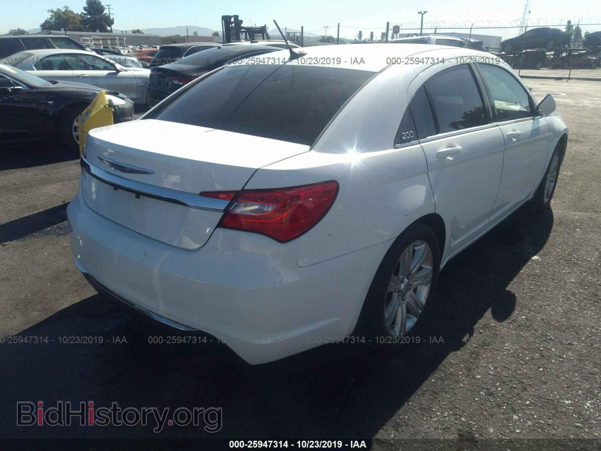 2013 CHRYSLER 200 - VIN: 1C3CCBAB2DN647755 - Photo 4