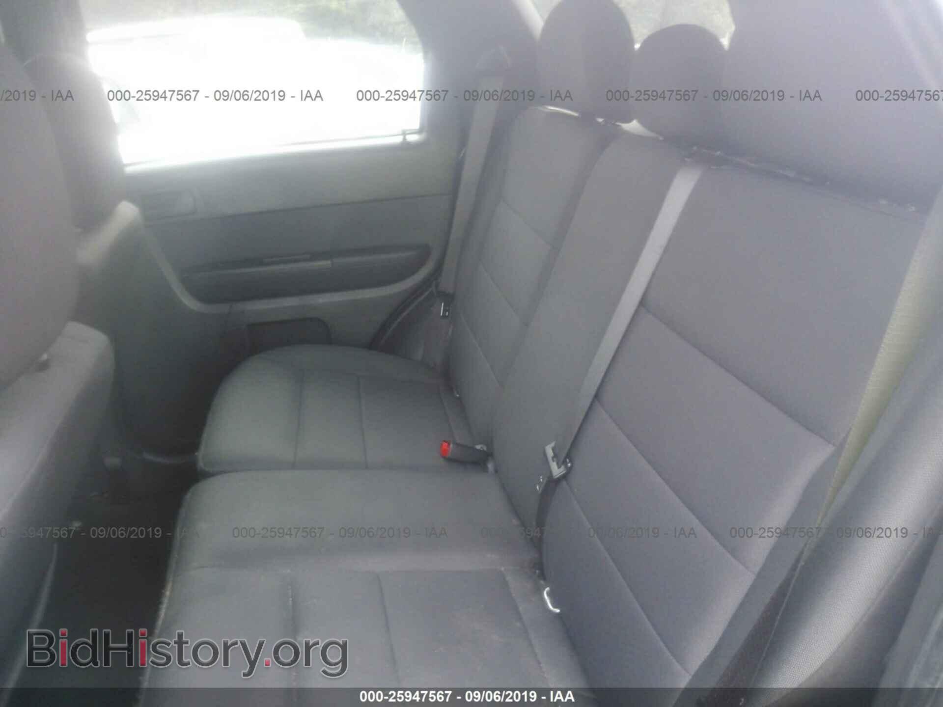 2011 FORD ESCAPE - VIN: 1FMCU0D77BKA14022 - Фото 8
