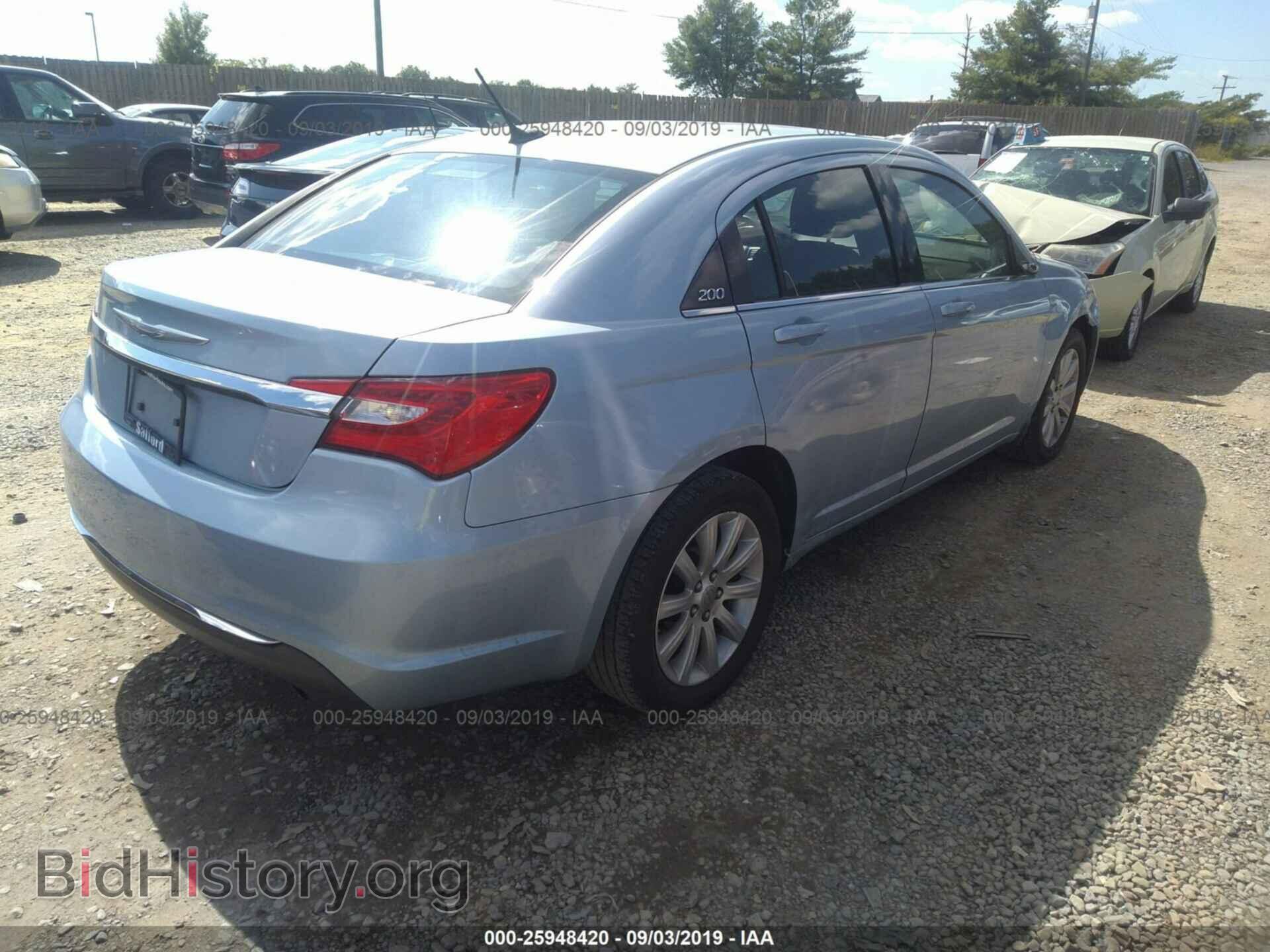 2013 CHRYSLER 200 - VIN: 1C3CCBBB1DN574943 - Фото 4