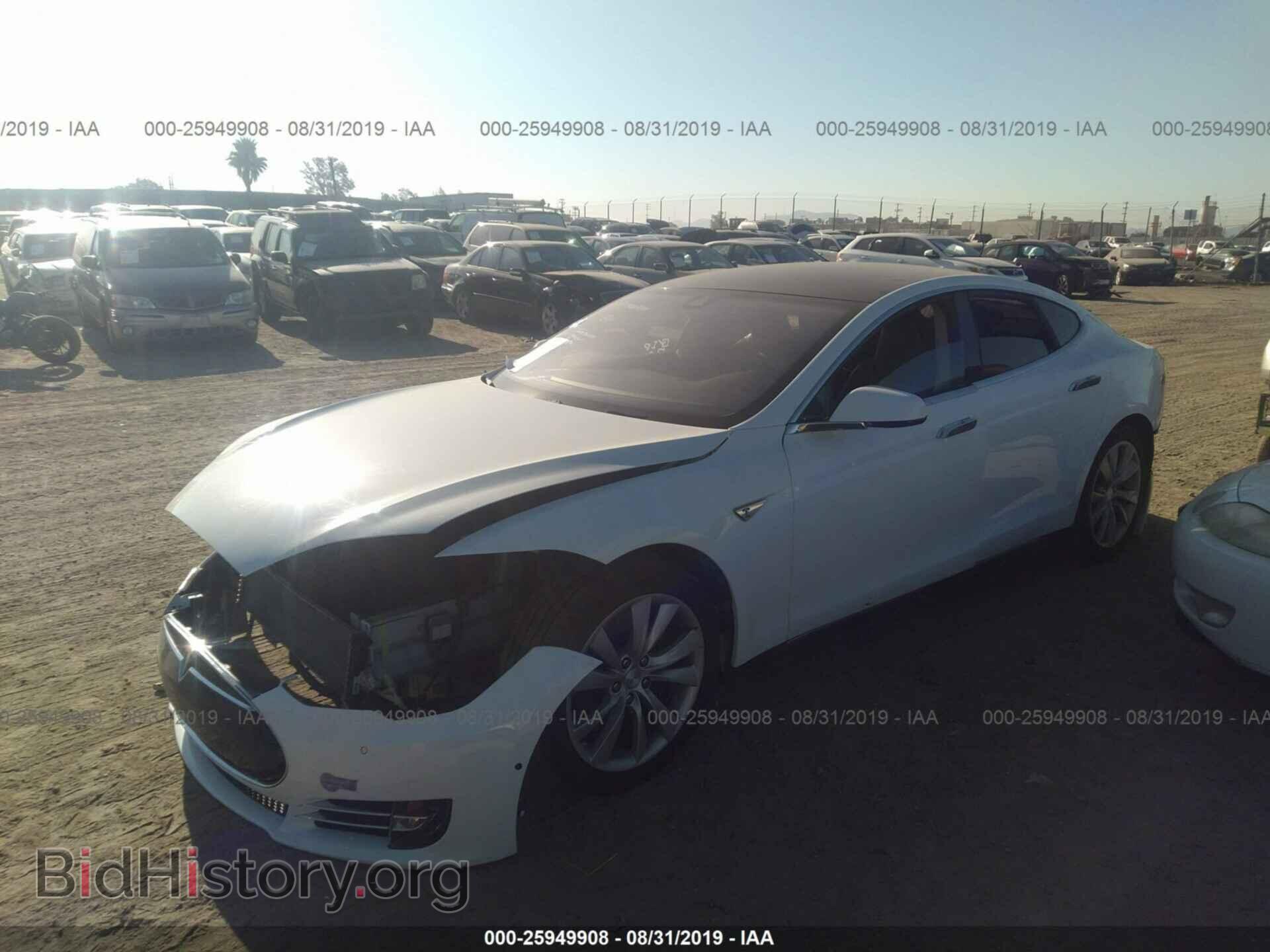2014 TESLA MODEL S - VIN: 5YJSA1H1XEFP52211 - Фото 2