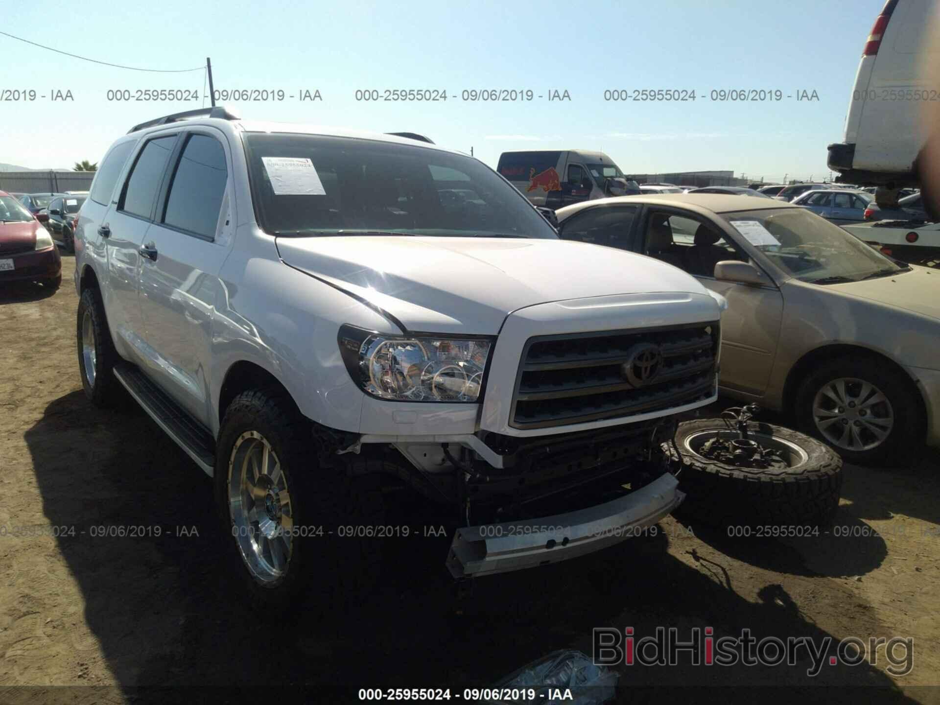 Photo 5TDJY5G19GS147076 - TOYOTA SEQUOIA 2016