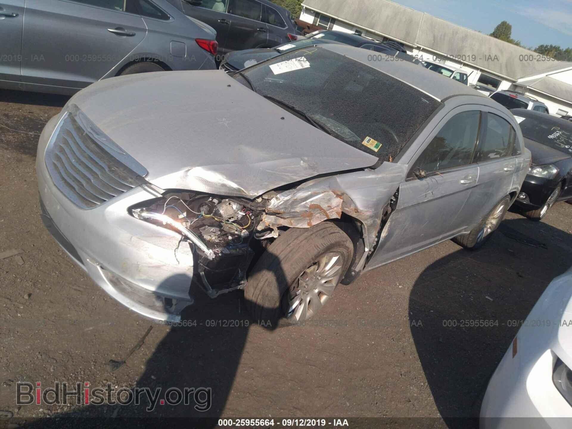 2012 CHRYSLER 200 - VIN: 1C3CCBAB2CN100886 - Фото 2