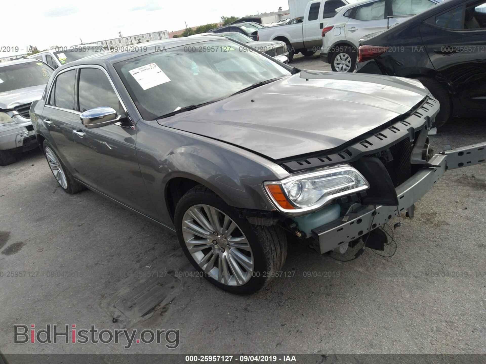 Photo 2C3CA5CG6BH549737 - CHRYSLER 300 2011