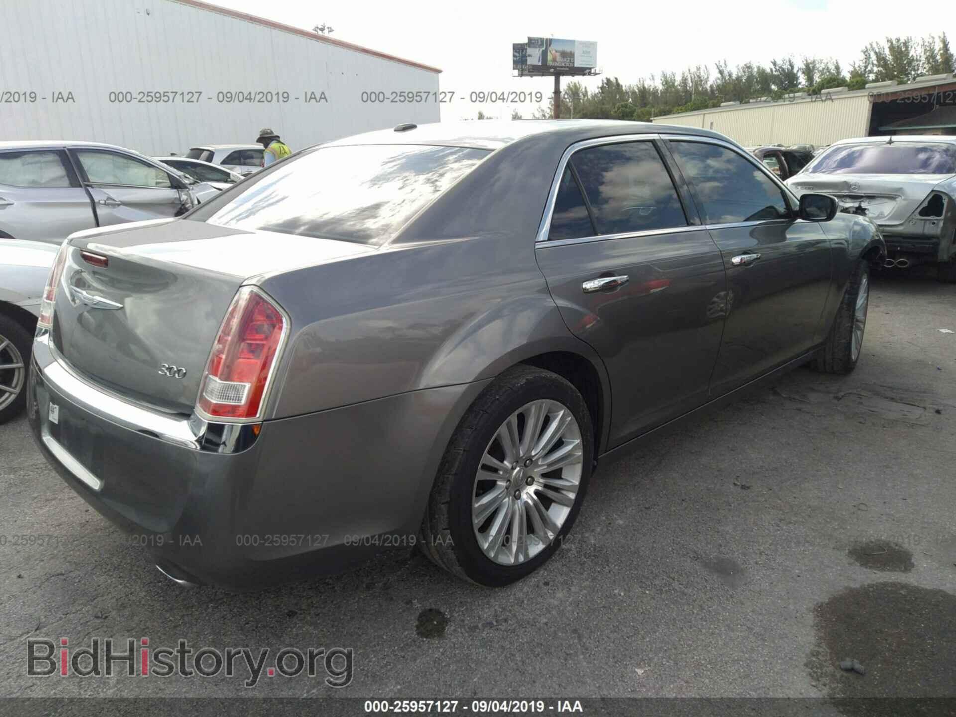 2011 CHRYSLER 300 - VIN: 2C3CA5CG6BH549737 - Фото 4