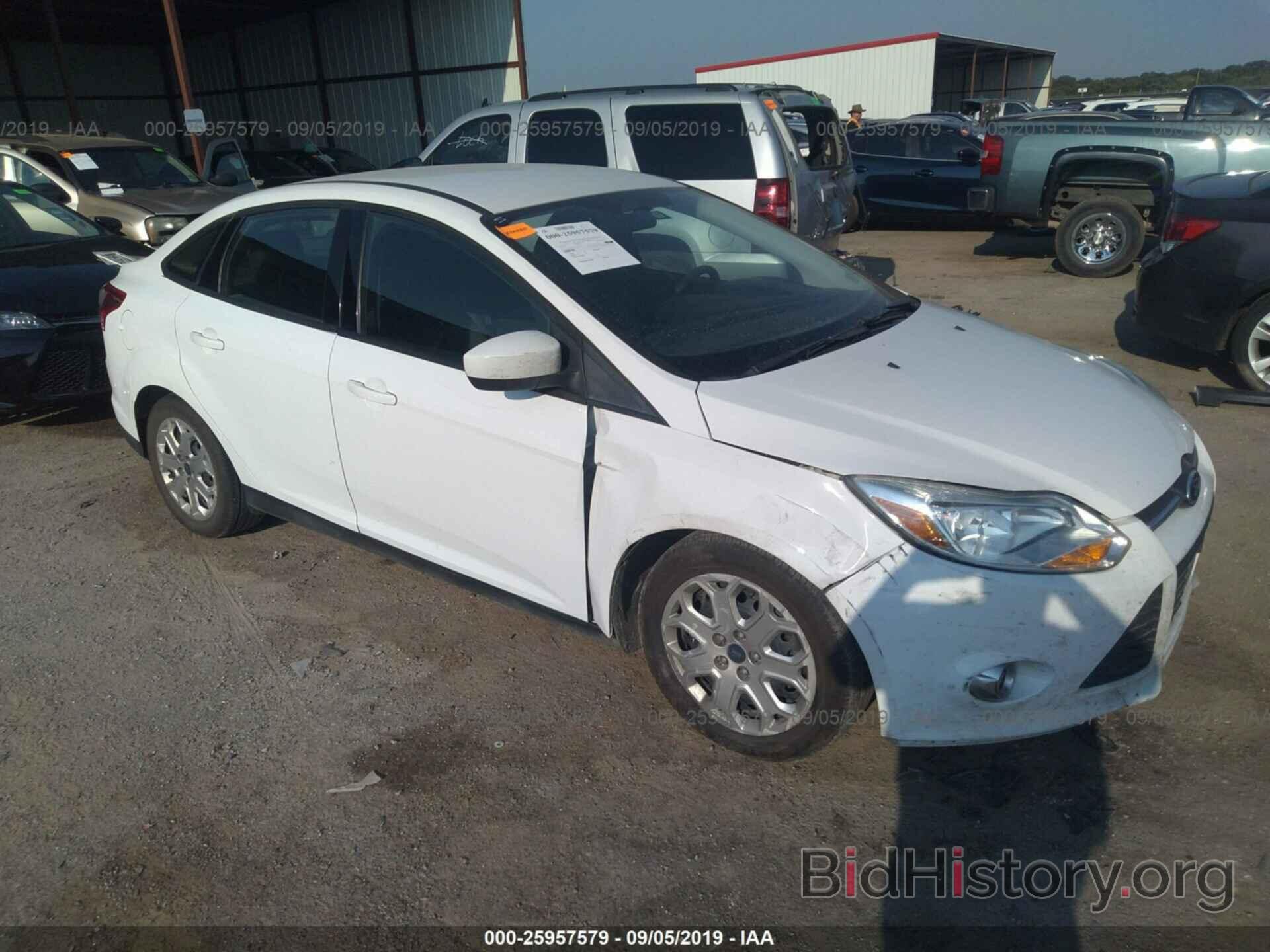 Photo 1FAHP3F2XCL455262 - FORD FOCUS 2012