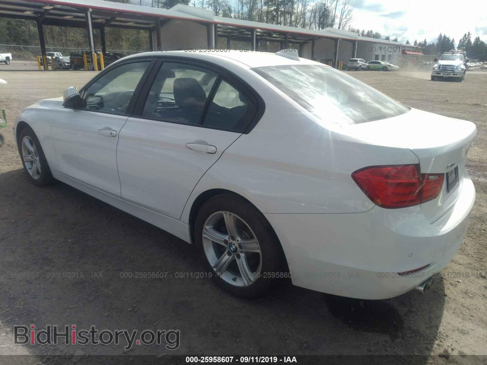 2015 BMW 328 - VIN: WBA3B3G52FNT18396 - Фото 3