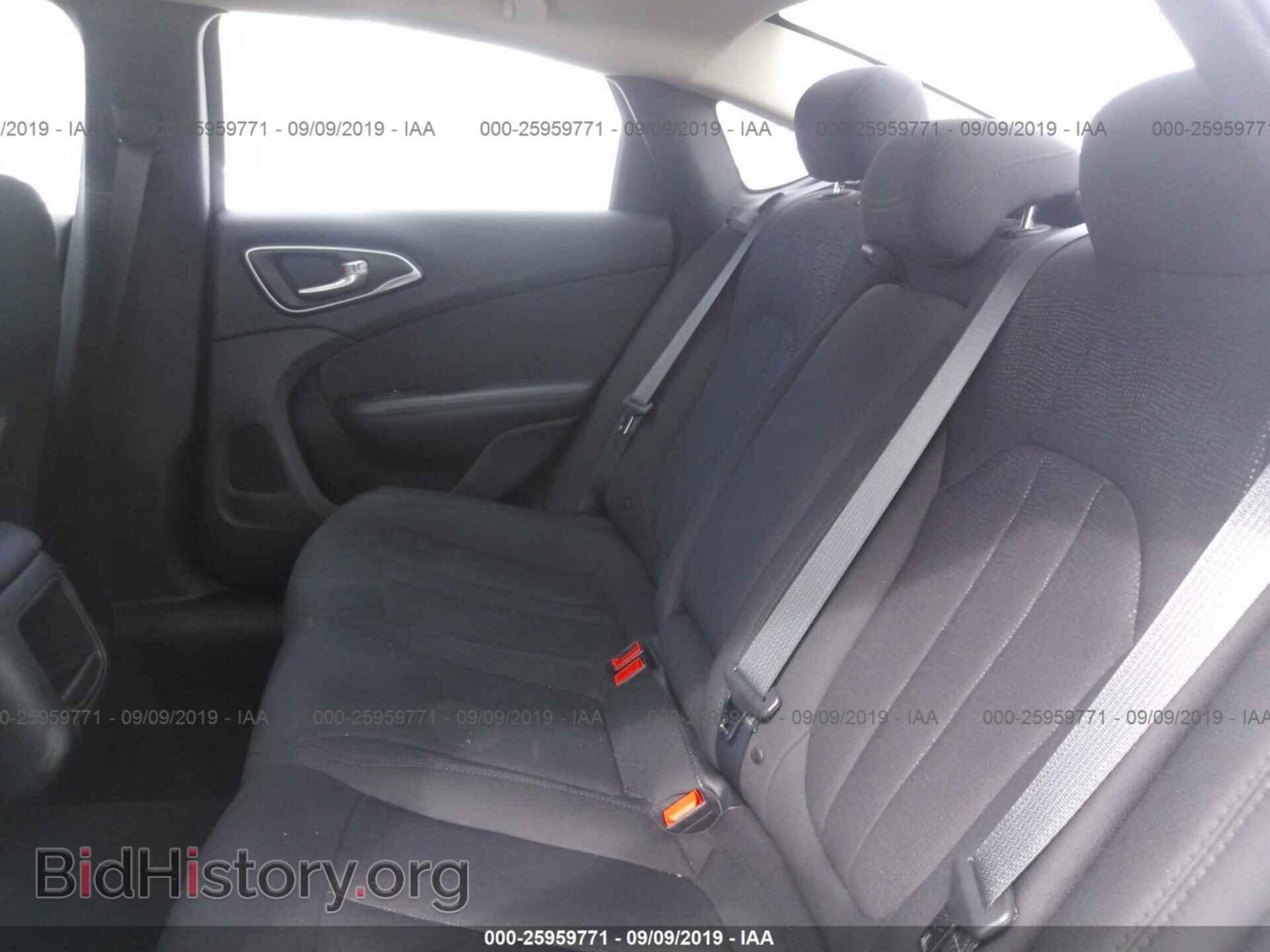 2015 CHRYSLER 200 - VIN: 1C3CCCAB9FN664111 - Photo 8