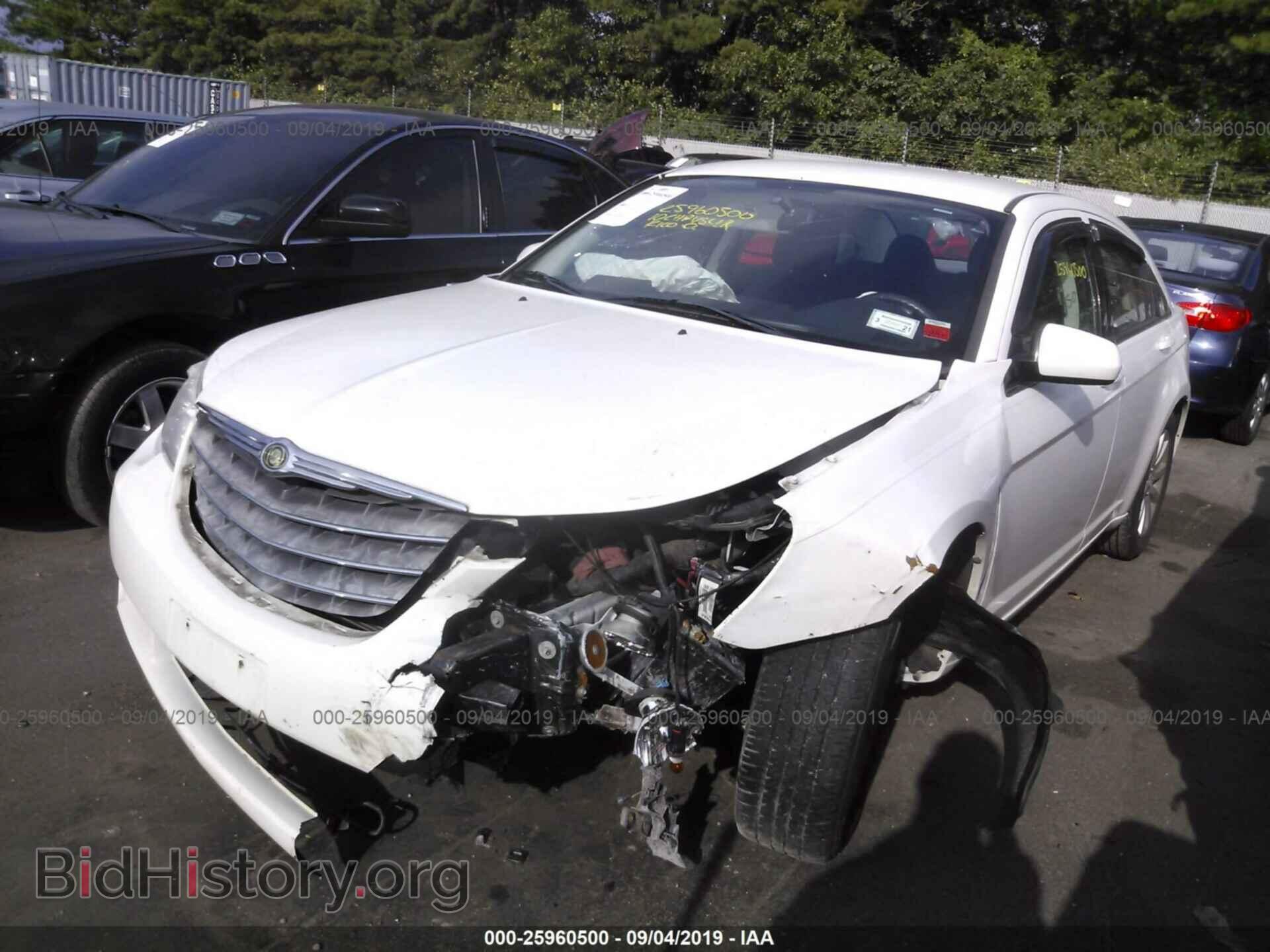 2010 CHRYSLER SEBRING - VIN: 1C3CC5FB8AN116792 - Фото 2