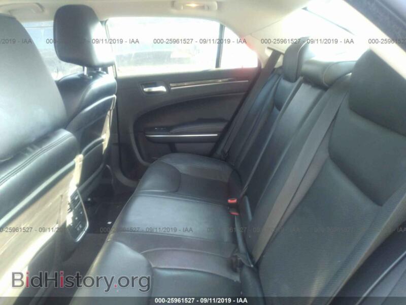 2016 Chrysler 300C (VIN 2C3CCAEG9GH334361) — photo 8 of 10