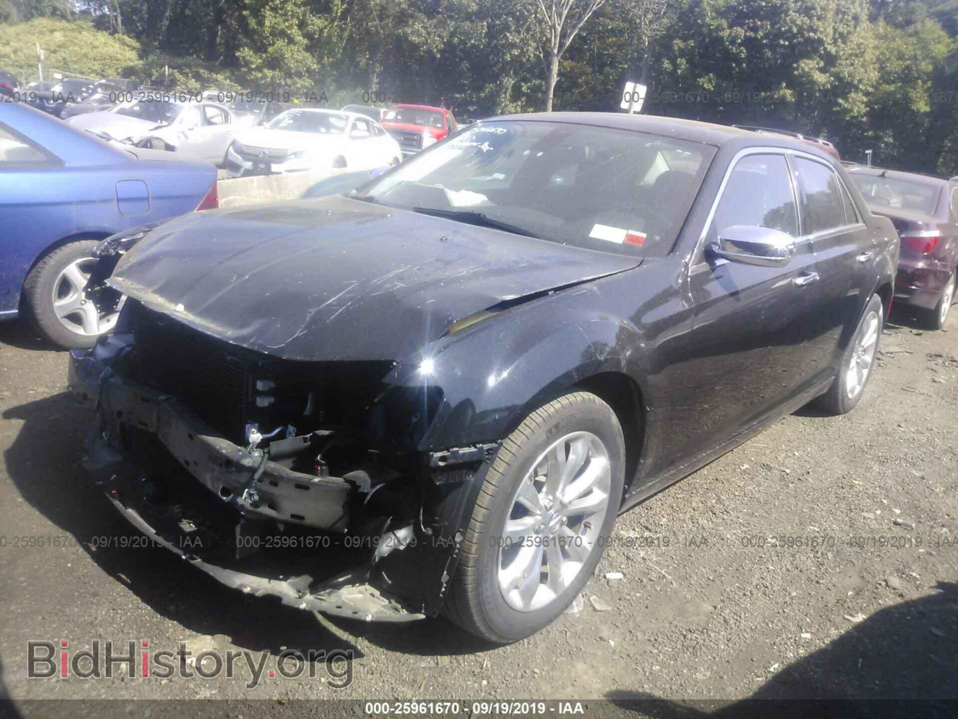 2017 CHRYSLER 300C - VIN: 2C3CCAKGXHH553111 - Фото 2