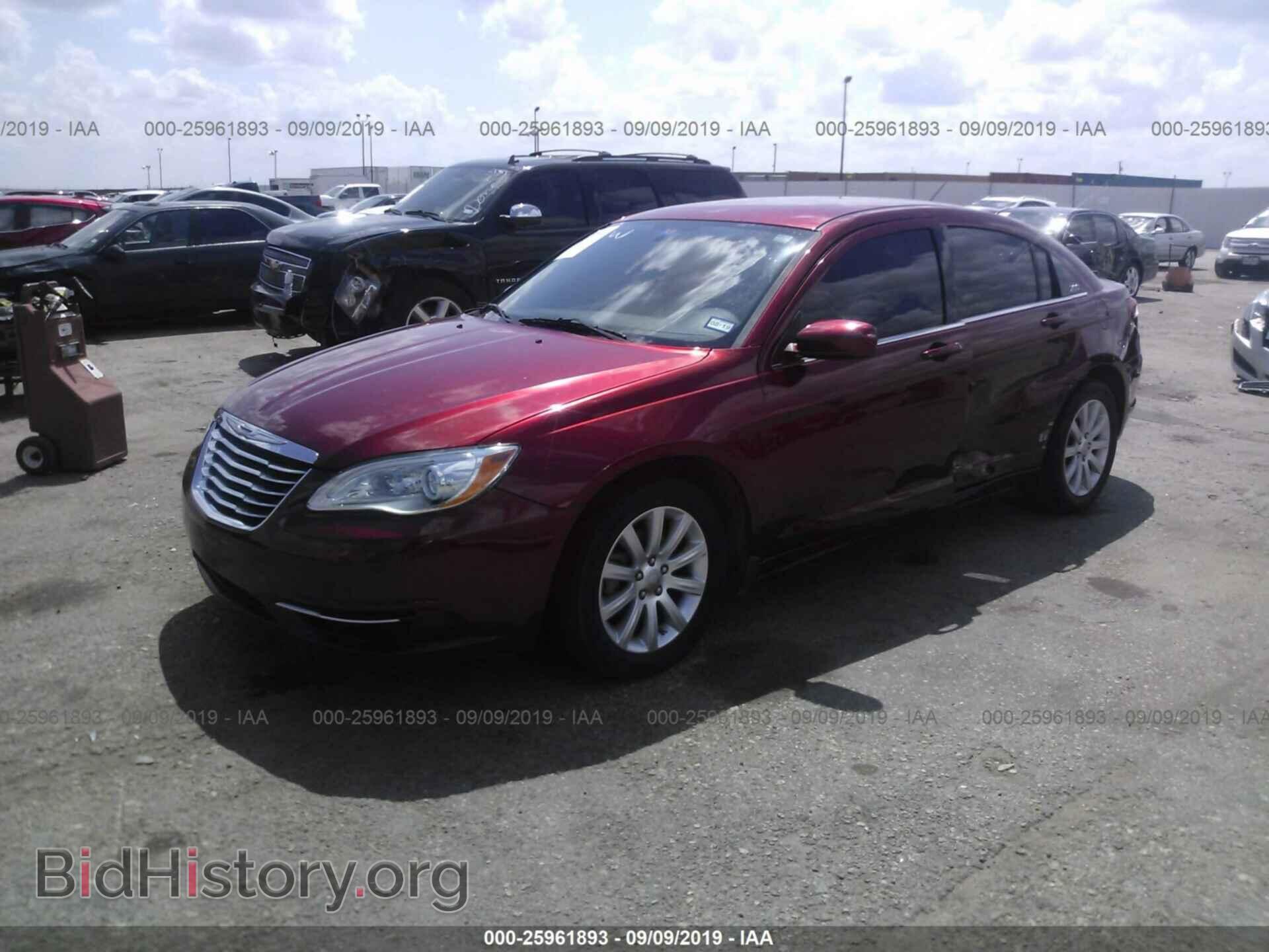 2012 CHRYSLER 200 - VIN: 1C3CCBBB6CN307358 - Фото 2