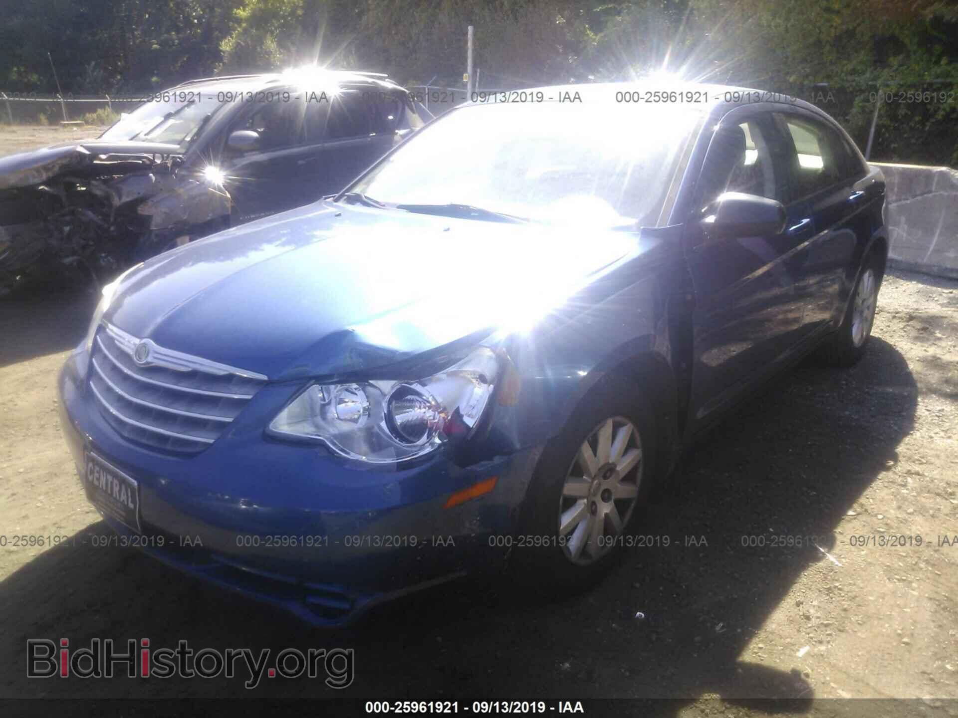 2010 CHRYSLER SEBRING - VIN: 1C3CC4FB9AN115676 - Фото 2