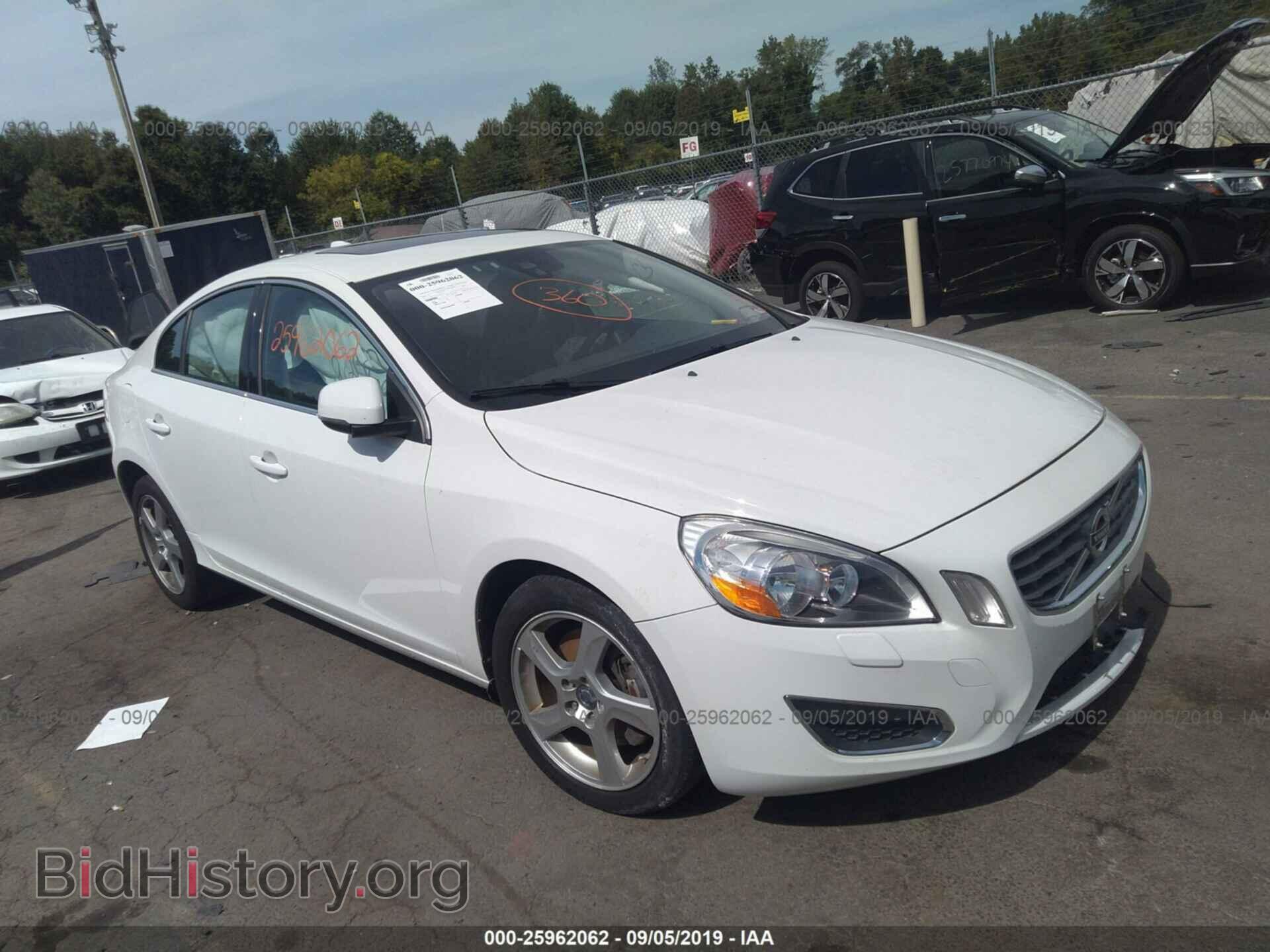 Photo YV1612FH3D1214149 - VOLVO S60 2013