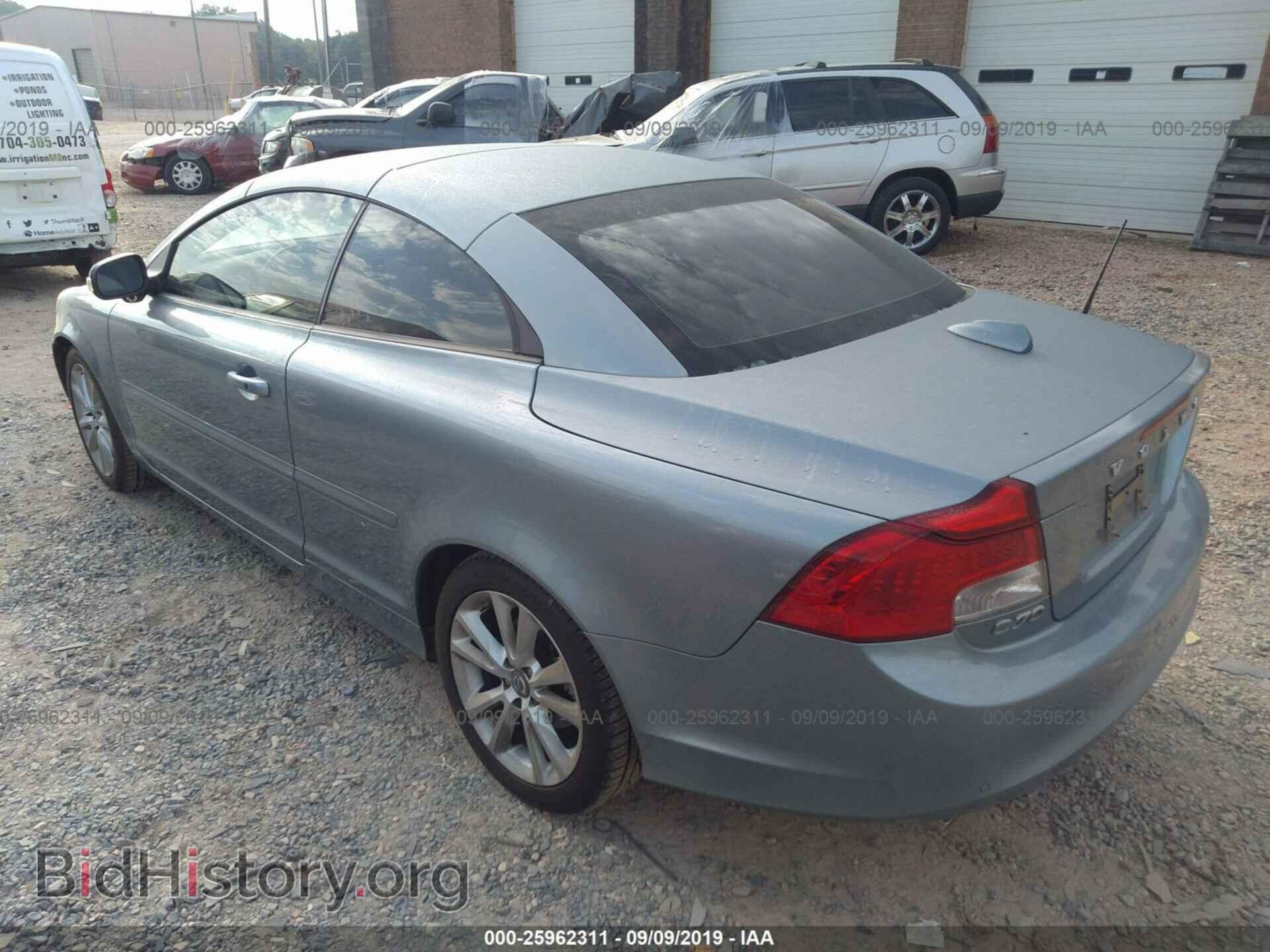 2011 VOLVO C70 - VIN: YV1672MC2BJ120556 - Фото 3