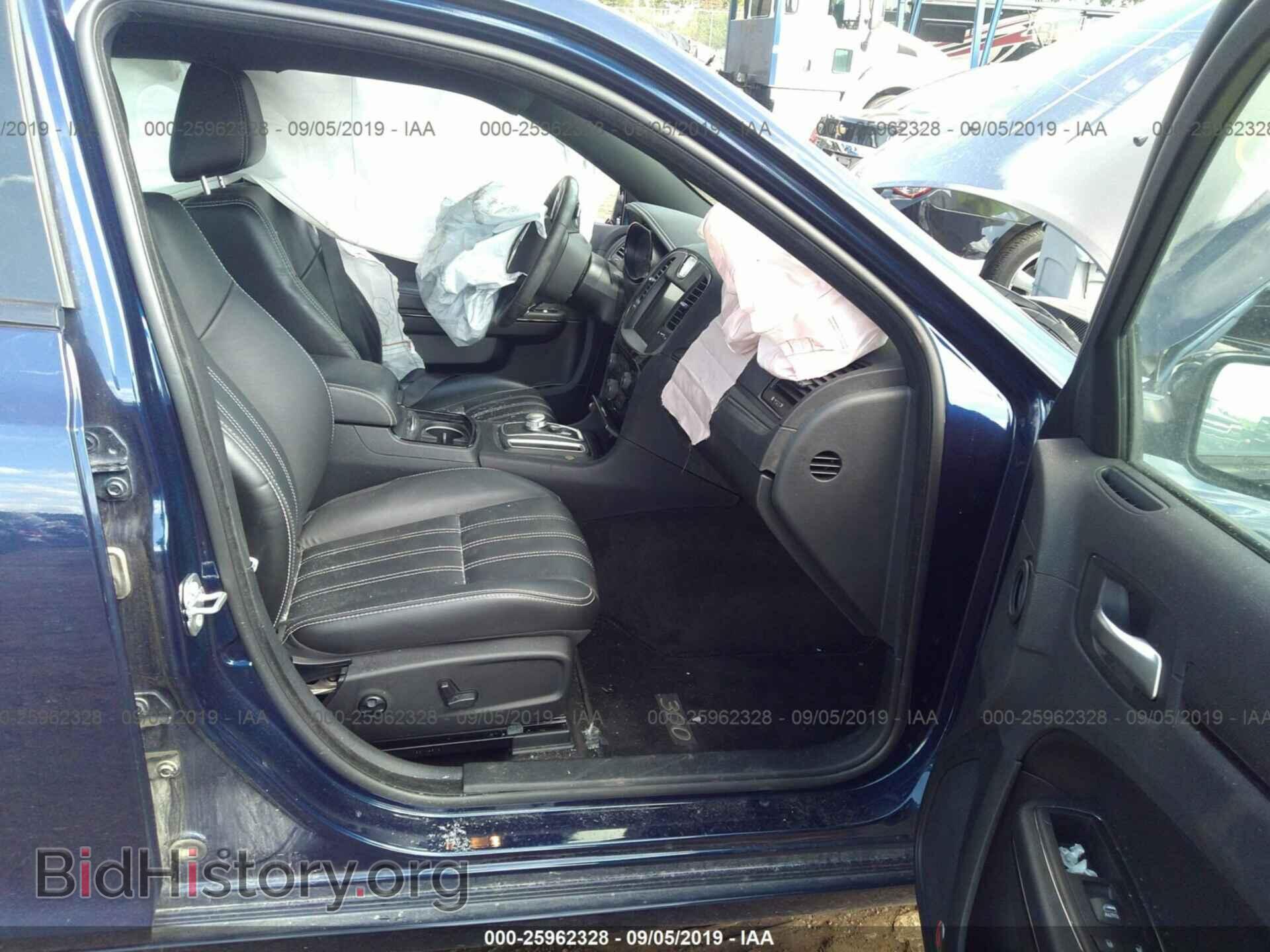 2016 CHRYSLER 300 - VIN: 2C3CCAGG0GH322001 - Фото 5
