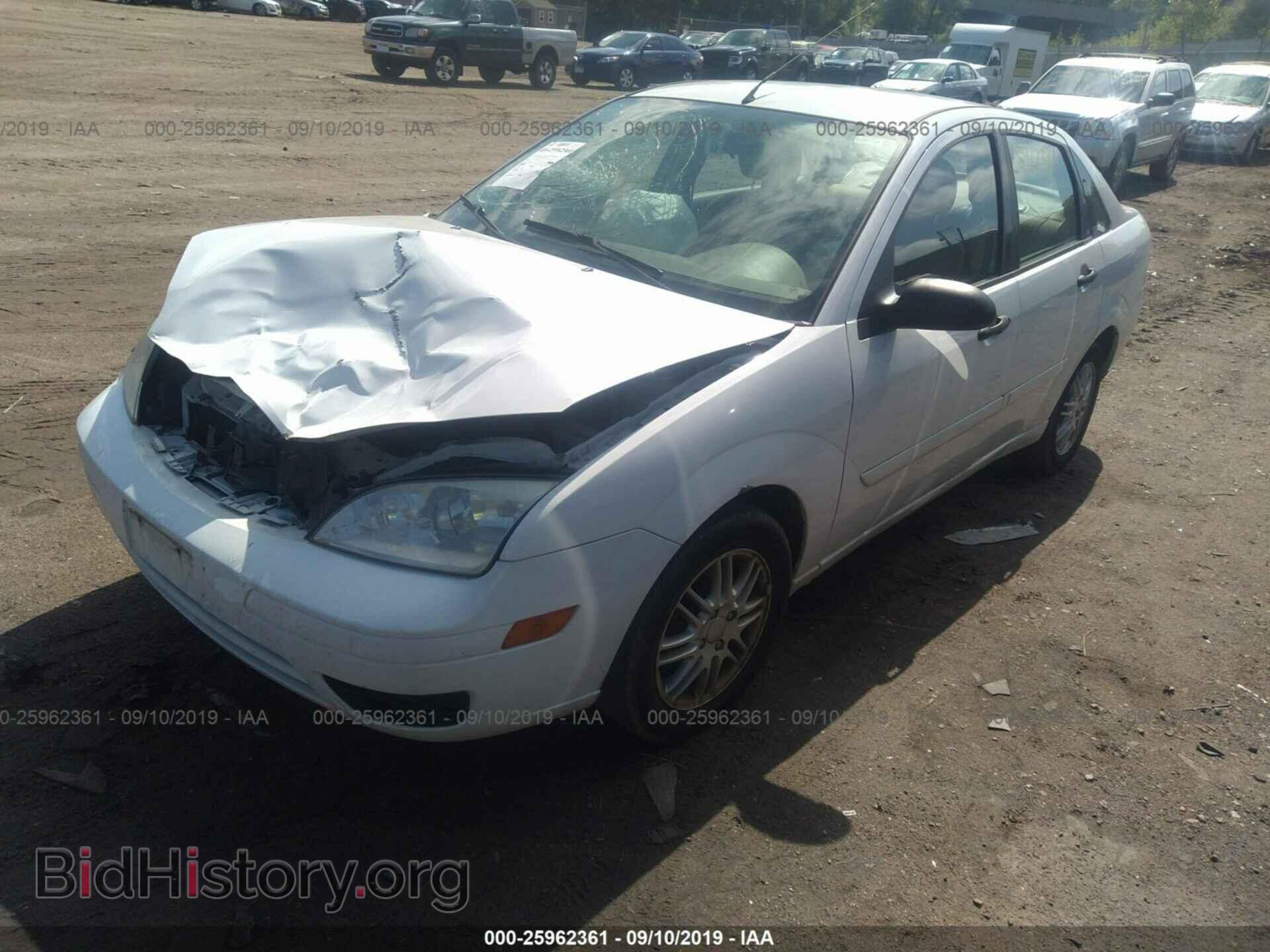 2005 FORD FOCUS - VIN: 1FAFP34N35W257418 - Фото 2