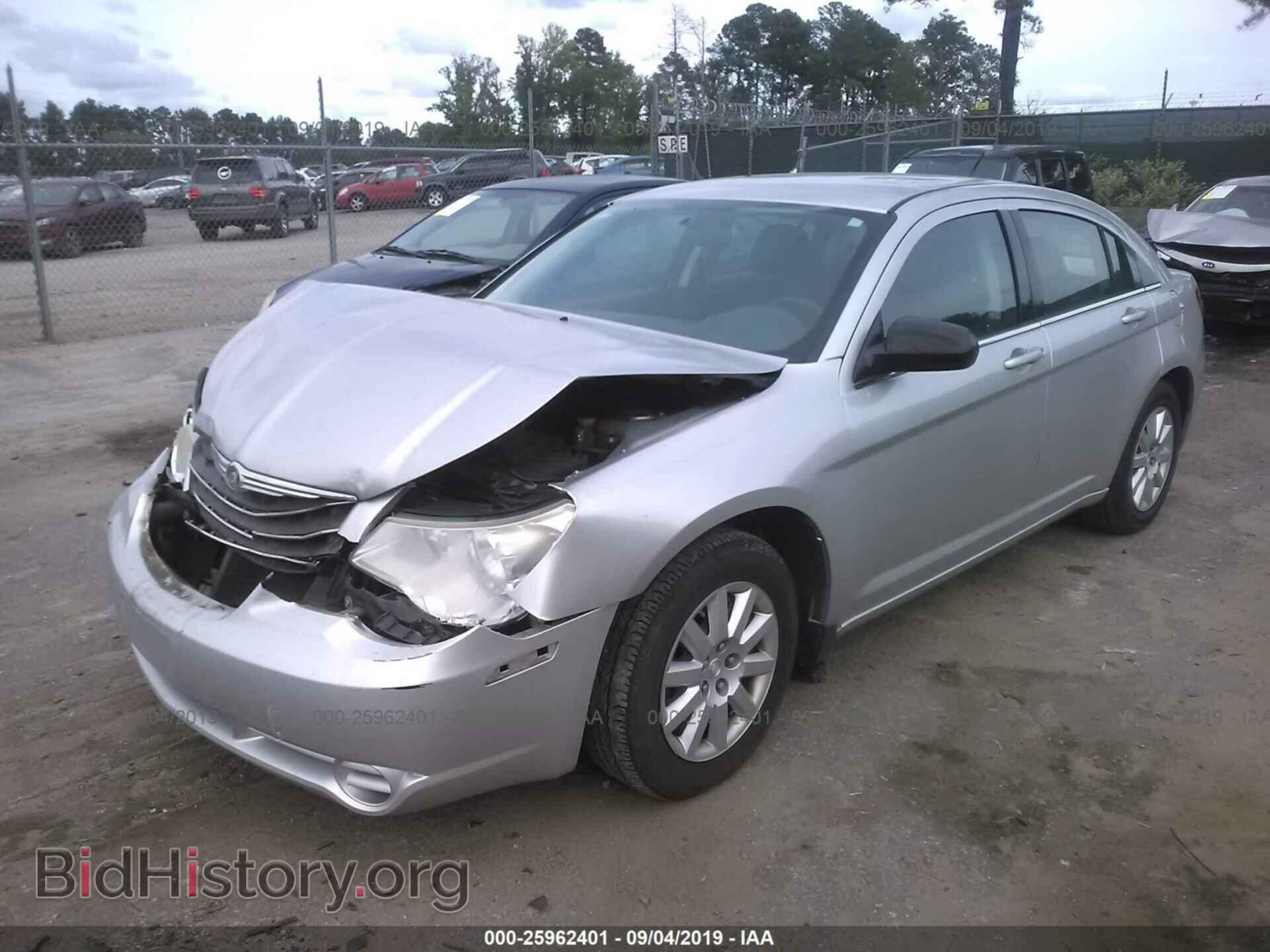 2010 CHRYSLER SEBRING - VIN: 1C3CC4FB8AN224064 - Фото 2
