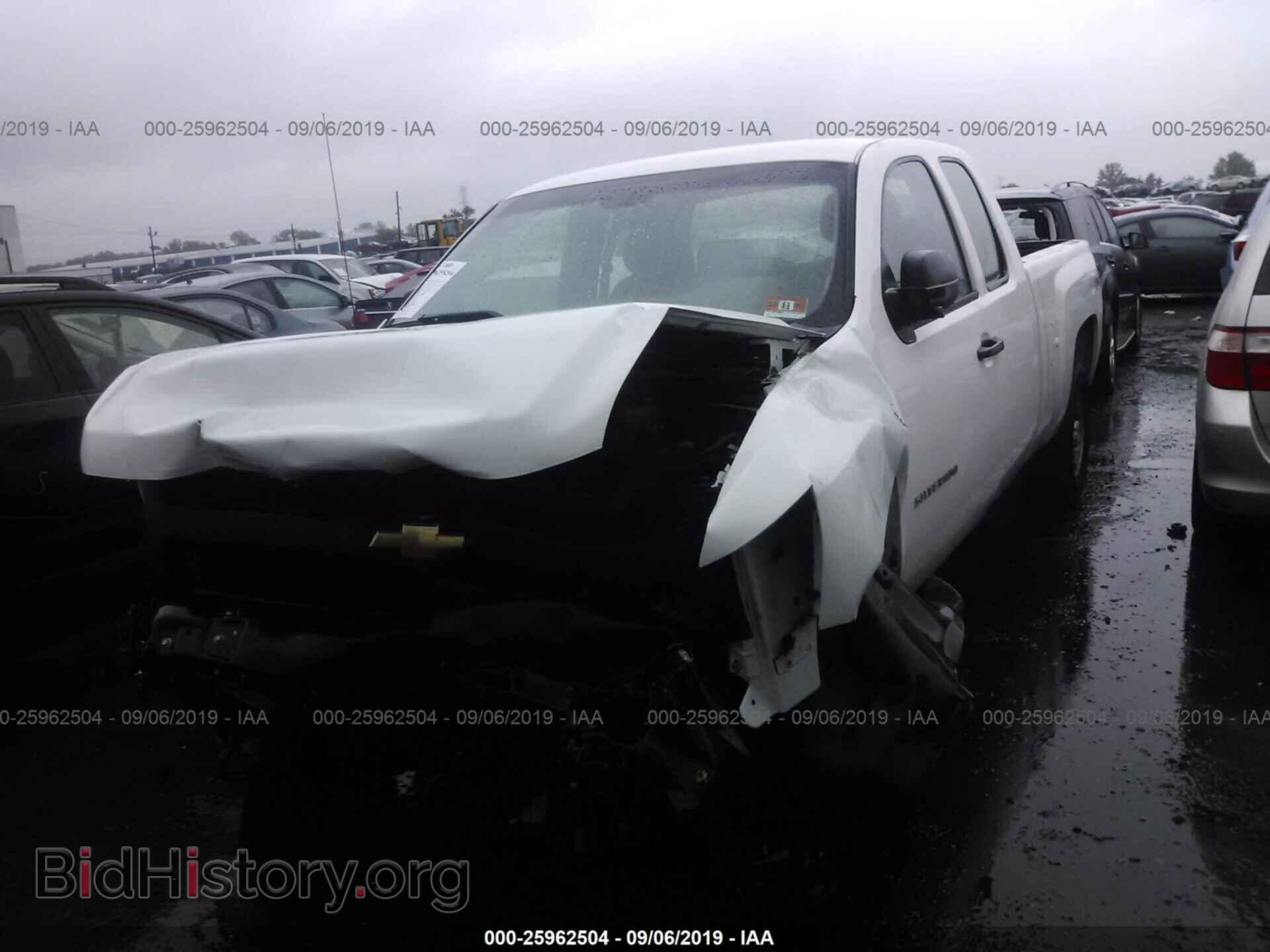 2011 CHEVROLET SILVERADO - VIN: 1GCRKPEA9BZ111463 - Фото 2