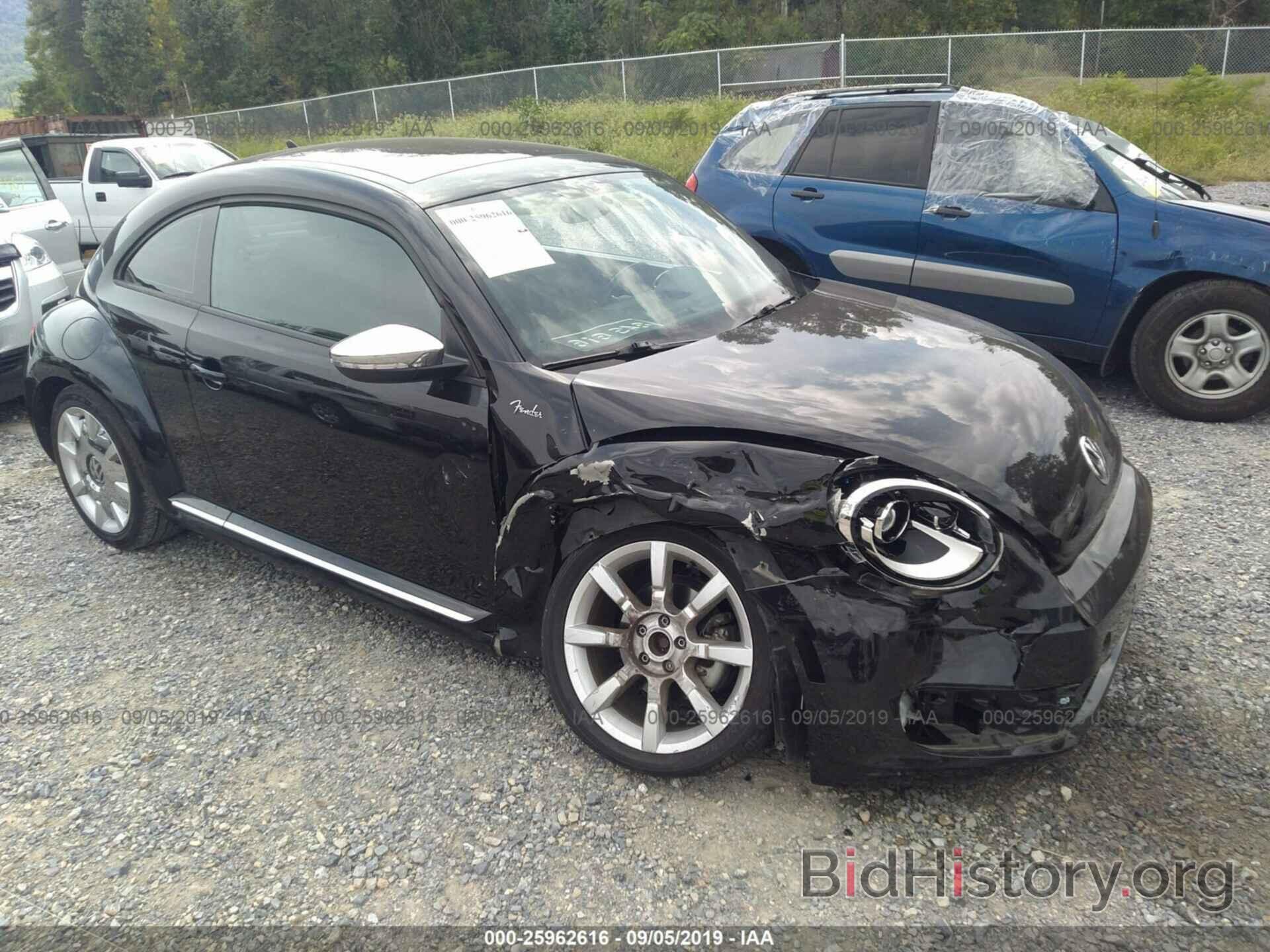 Photo 3VWJP7AT0DM689927 - VOLKSWAGEN BEETLE 2013