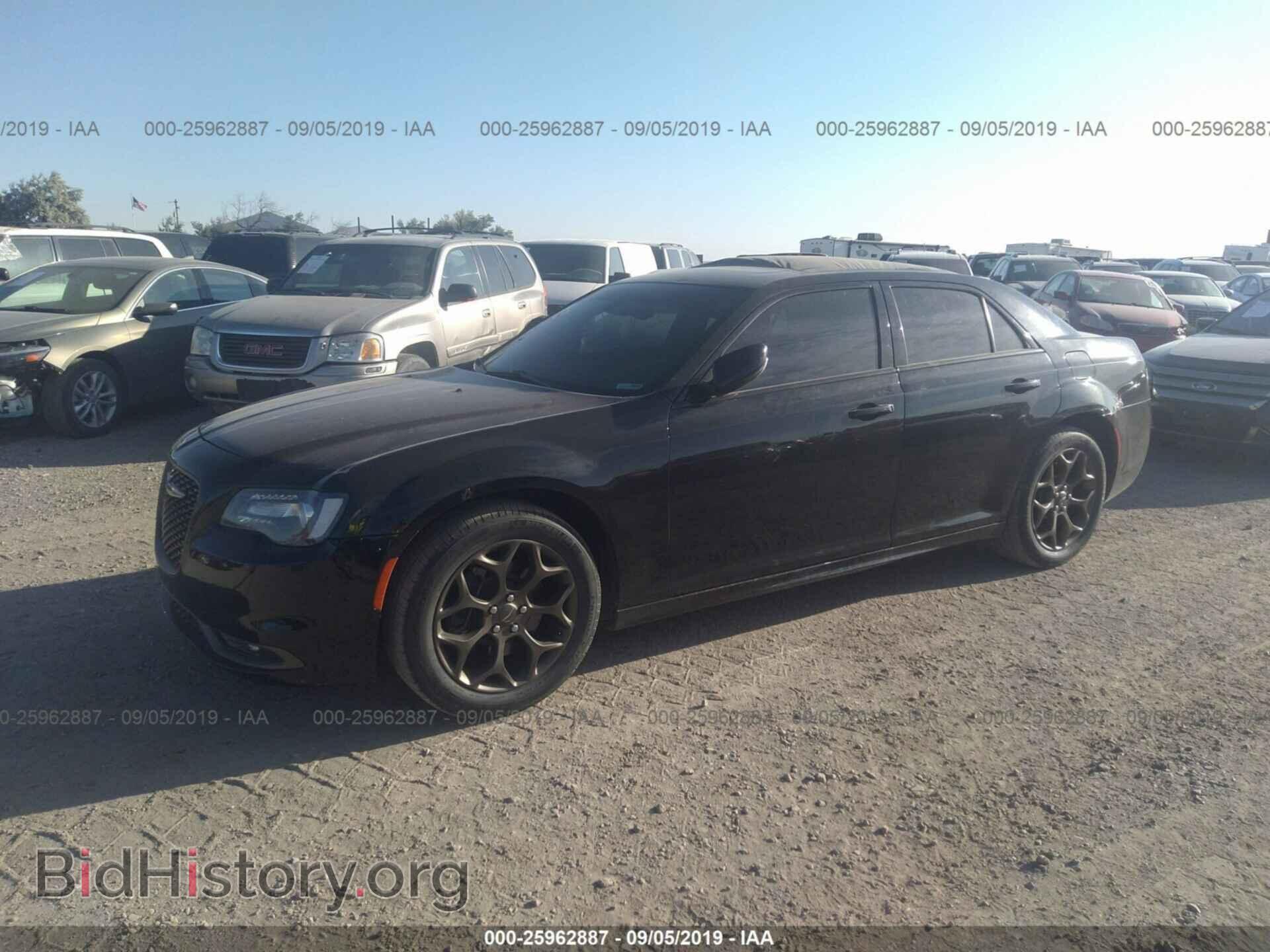 2016 CHRYSLER 300 - VIN: 2C3CCAGGXGH274538 - Фото 2