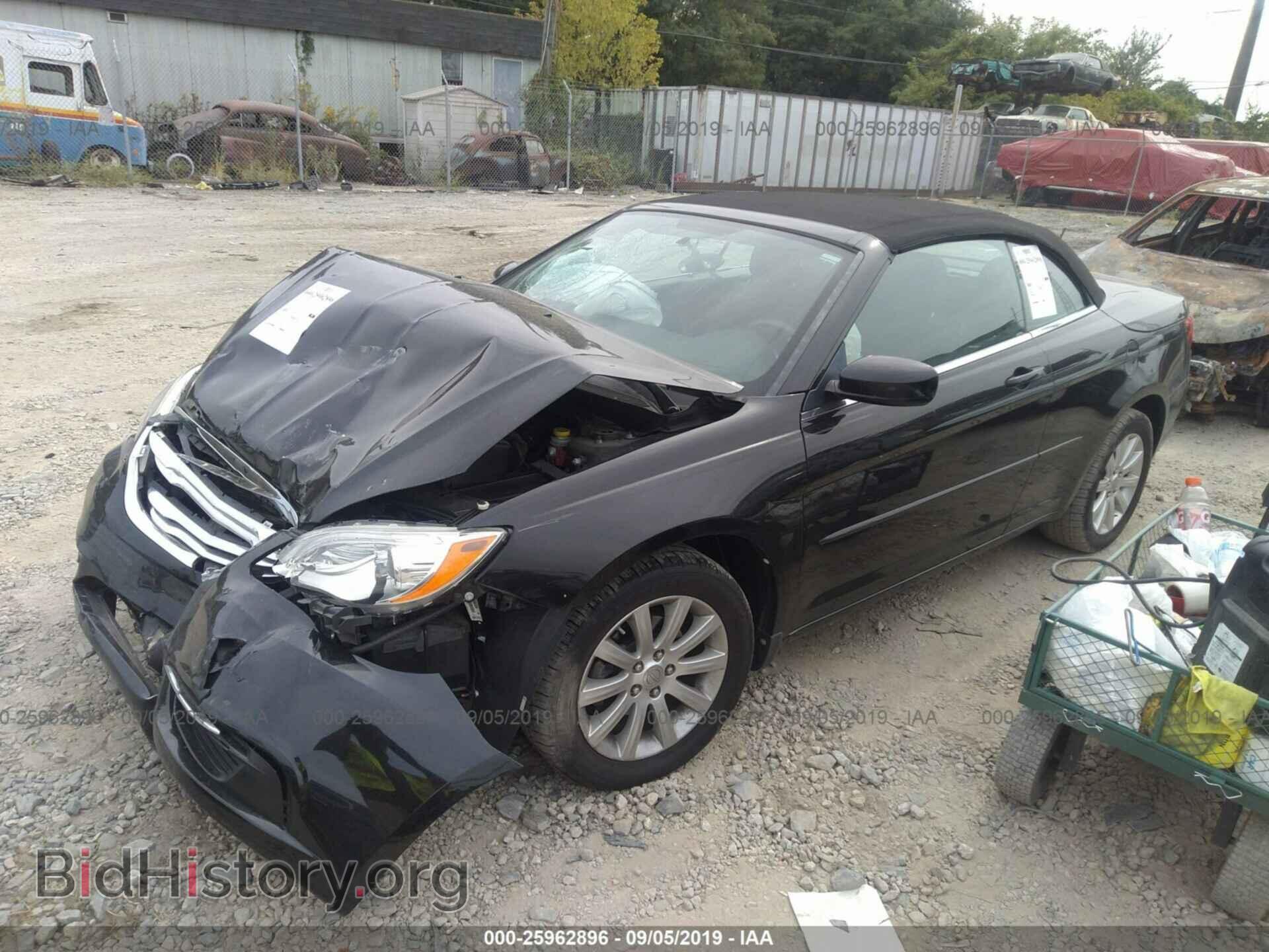 2011 CHRYSLER 200 - VIN: 1C3BC2EG6BN617396 - Фото 2