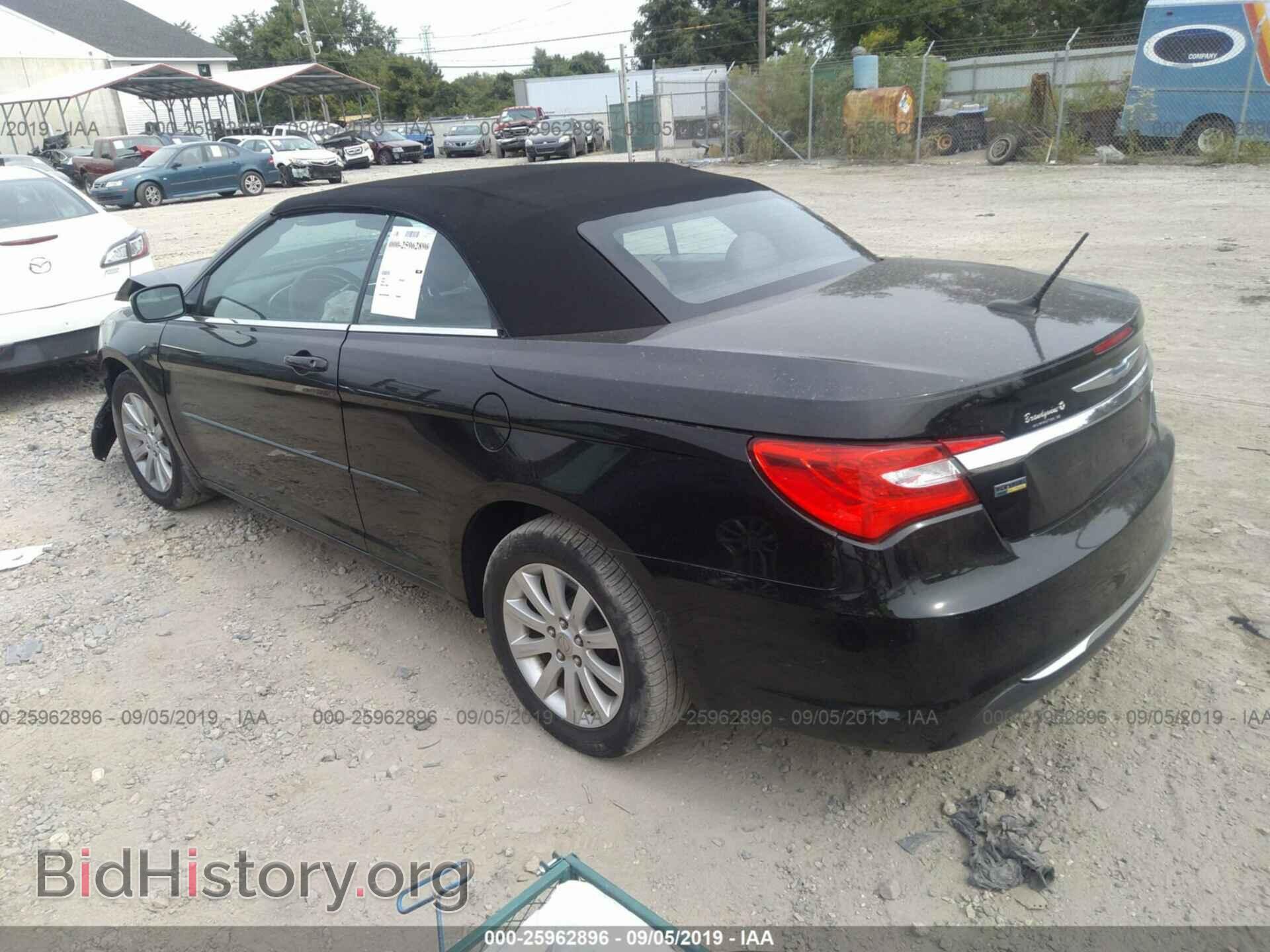 2011 CHRYSLER 200 - VIN: 1C3BC2EG6BN617396 - Фото 3