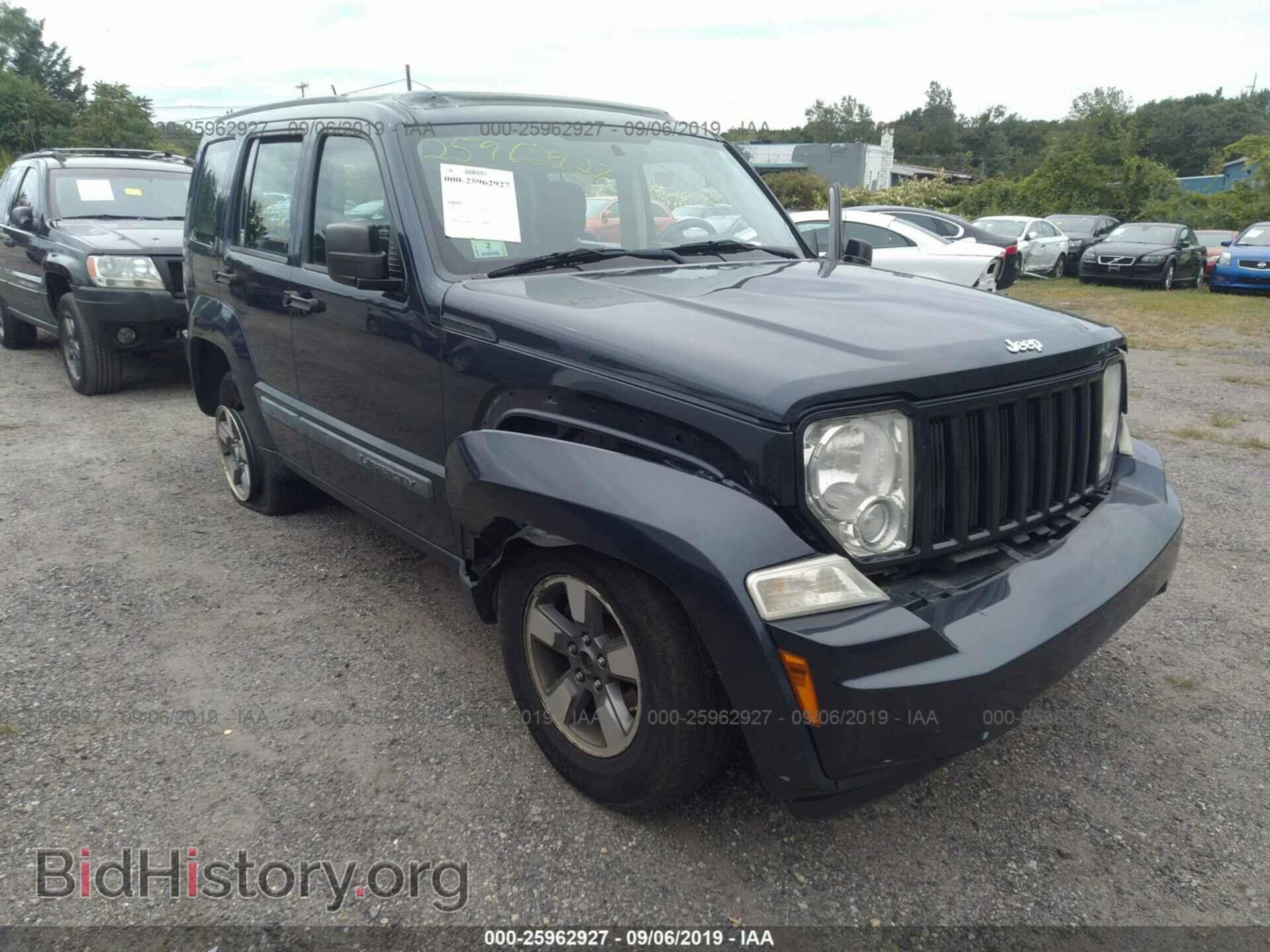 Фотография 1J8GN28K38W218355 - JEEP LIBERTY 2008