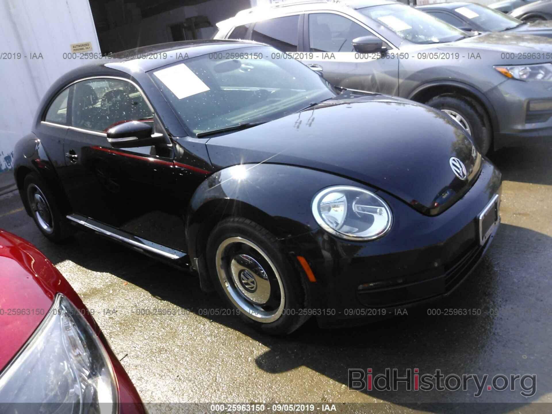 Photo 3VWJP7AT3CM639800 - VOLKSWAGEN BEETLE 2012