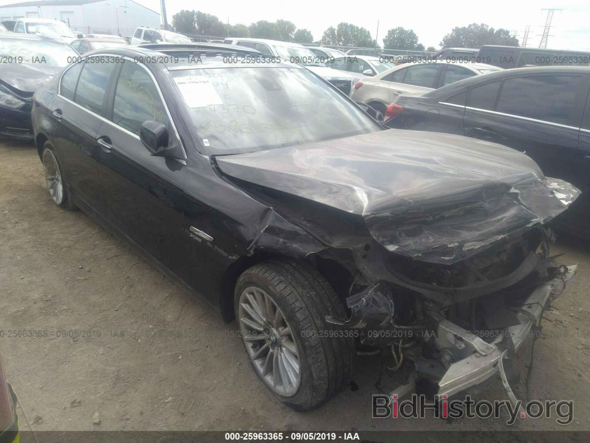 Photo WBAFU9C54BC784370 - BMW 550 2011