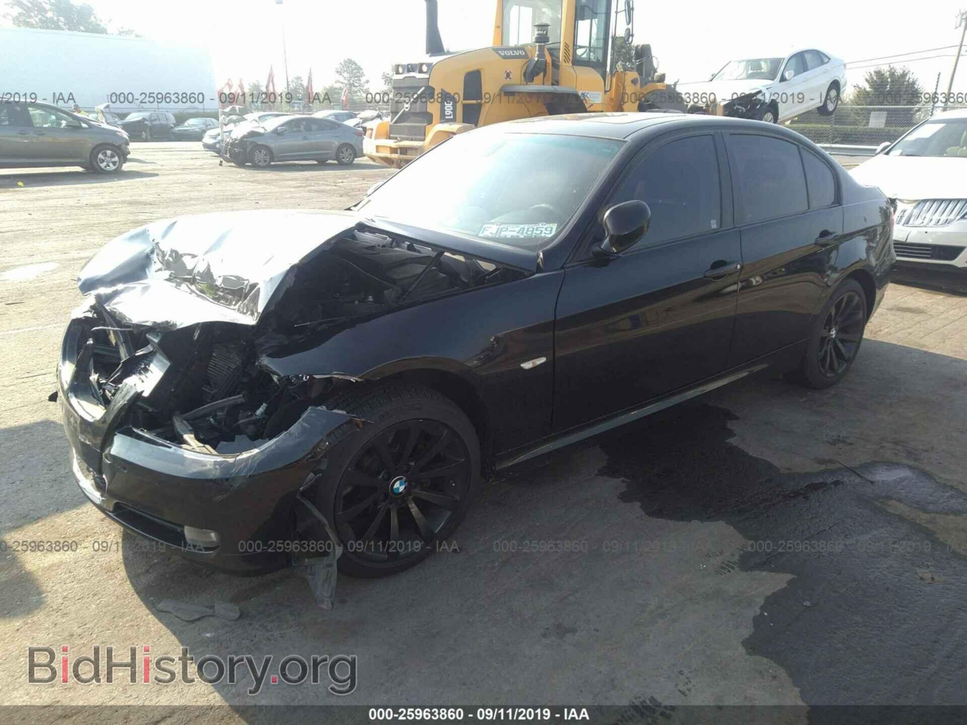 2011 BMW 328 - VIN: WBAPH5G53BNM83749 - Фото 2