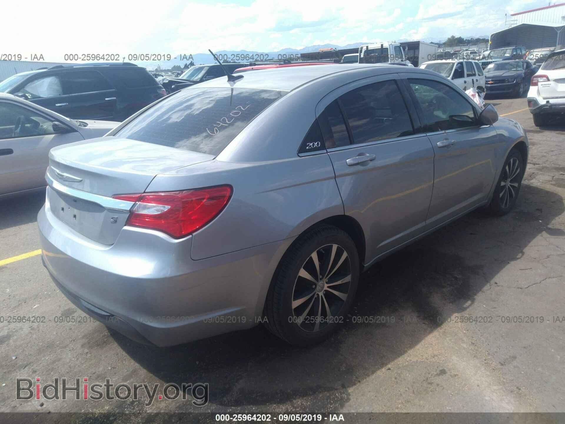 2013 CHRYSLER 200 - VIN: 1C3CCBBB3DN702177 - Photo 4