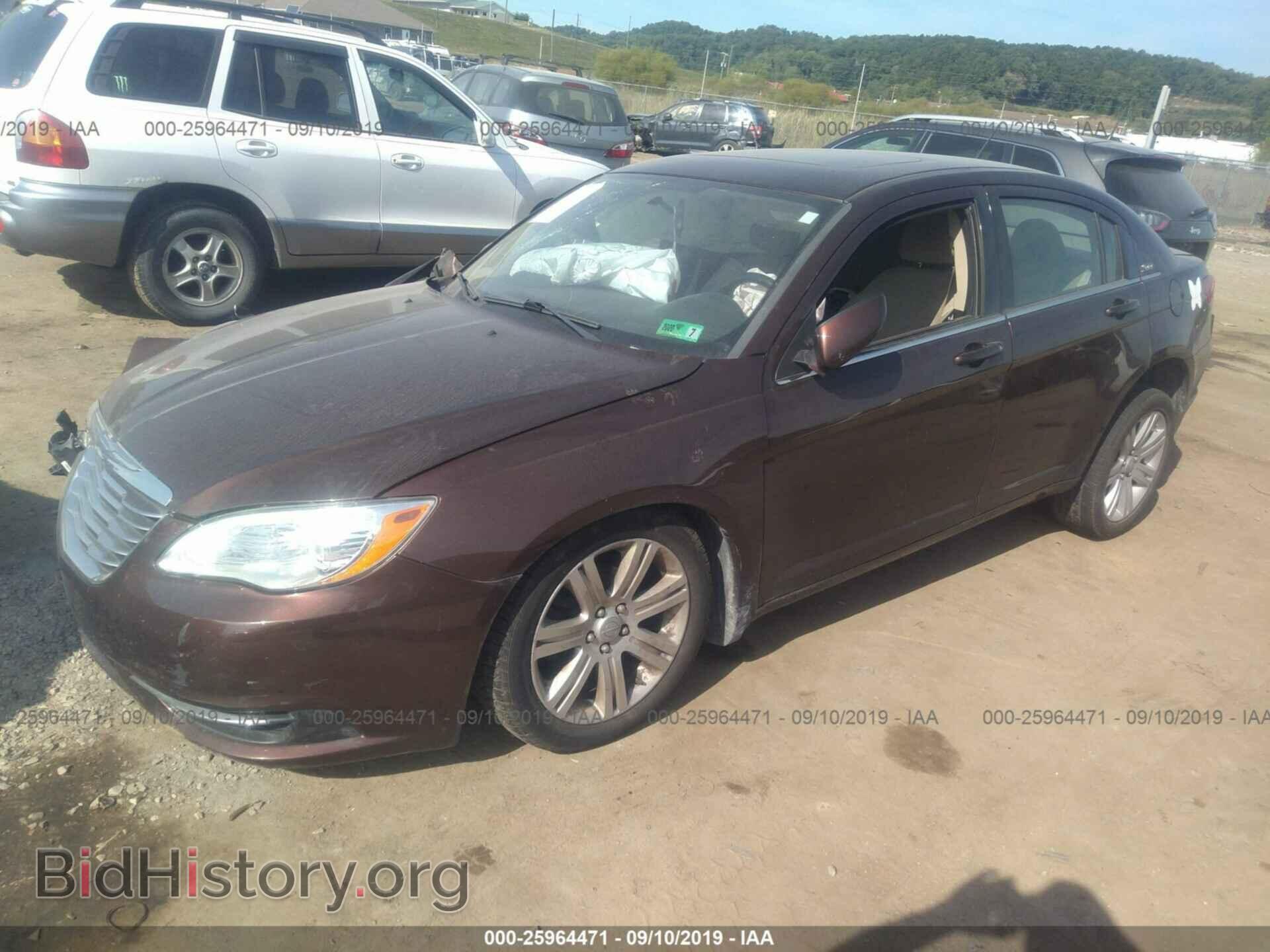 2012 CHRYSLER 200 - VIN: 1C3CCBBB7CN176652 - Фото 2