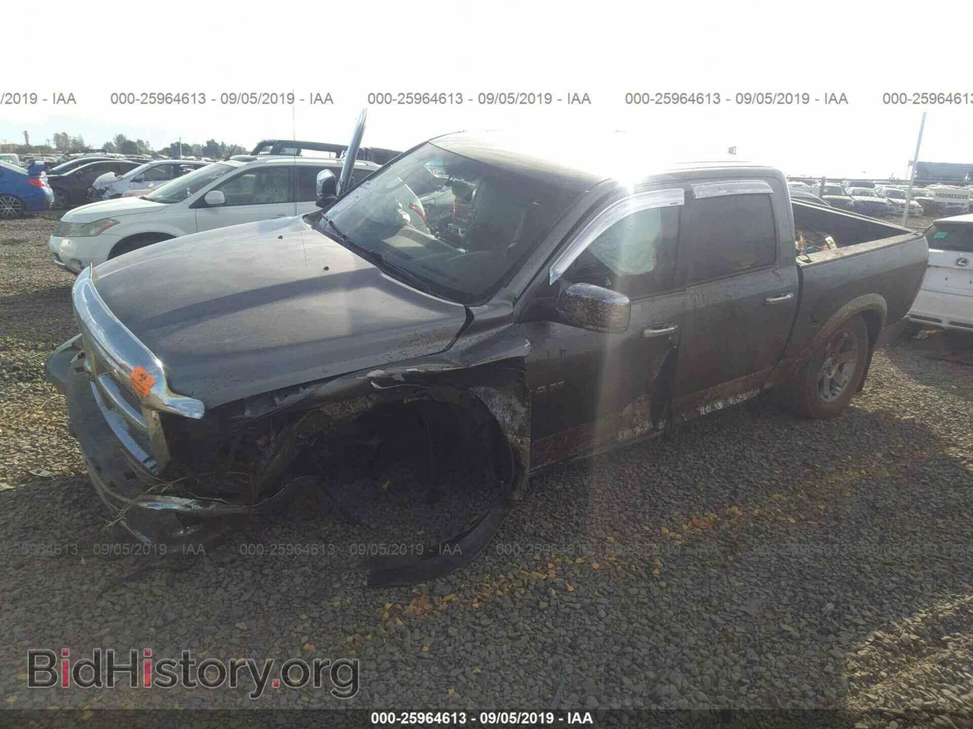 2011 DODGE RAM 1500 - VIN: 1D7RV1CT6BS681492 - Фото 2
