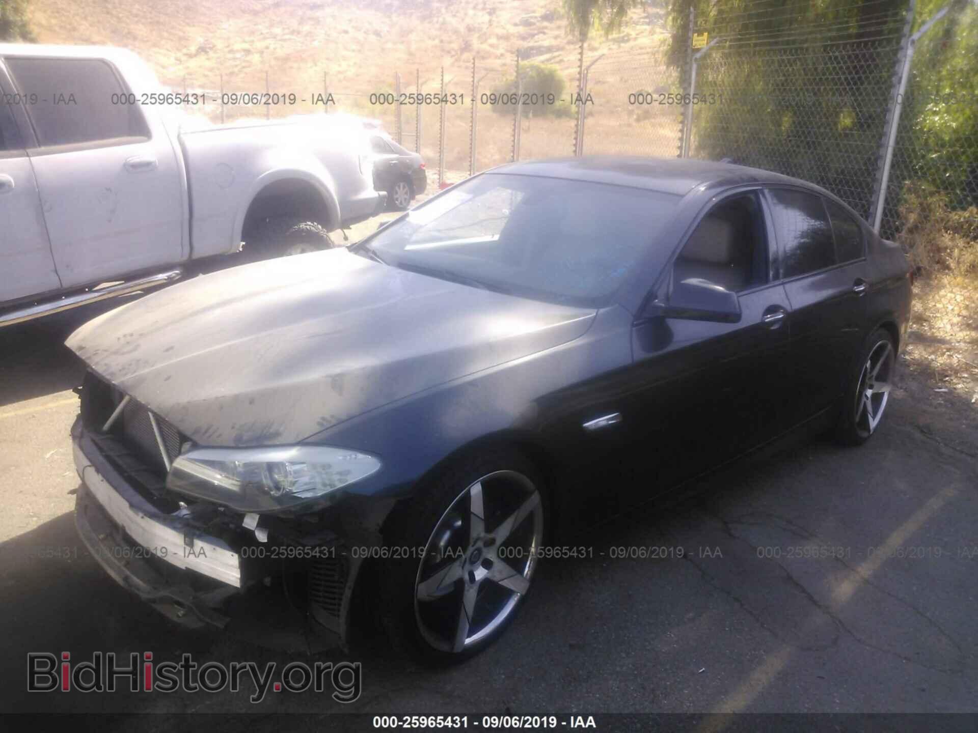 2013 BMW 528 - VIN: WBAXG5C52DDY37794 - Фото 2