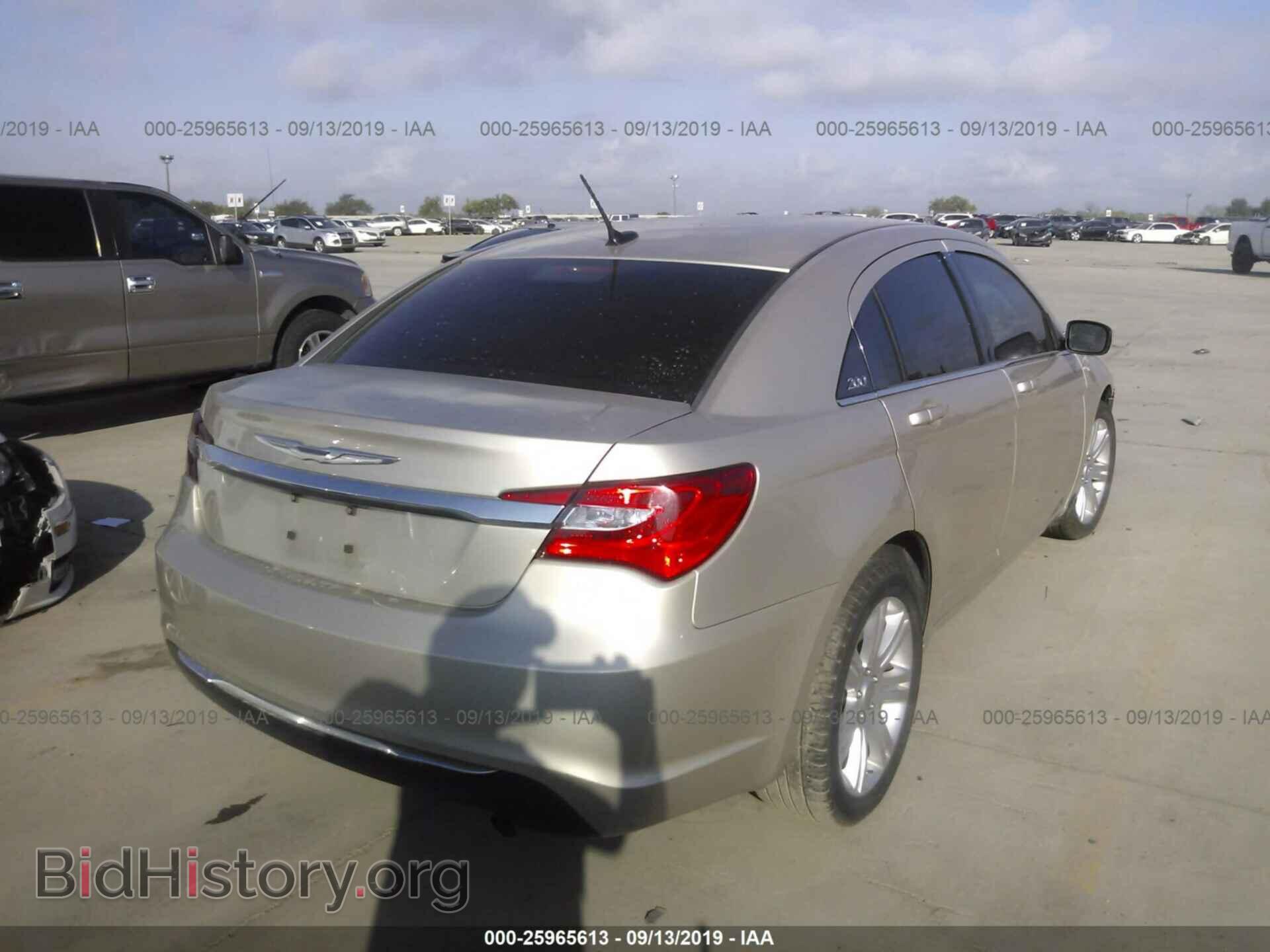 2013 CHRYSLER 200 - VIN: 1C3CCBBB4DN728285 - Фото 4