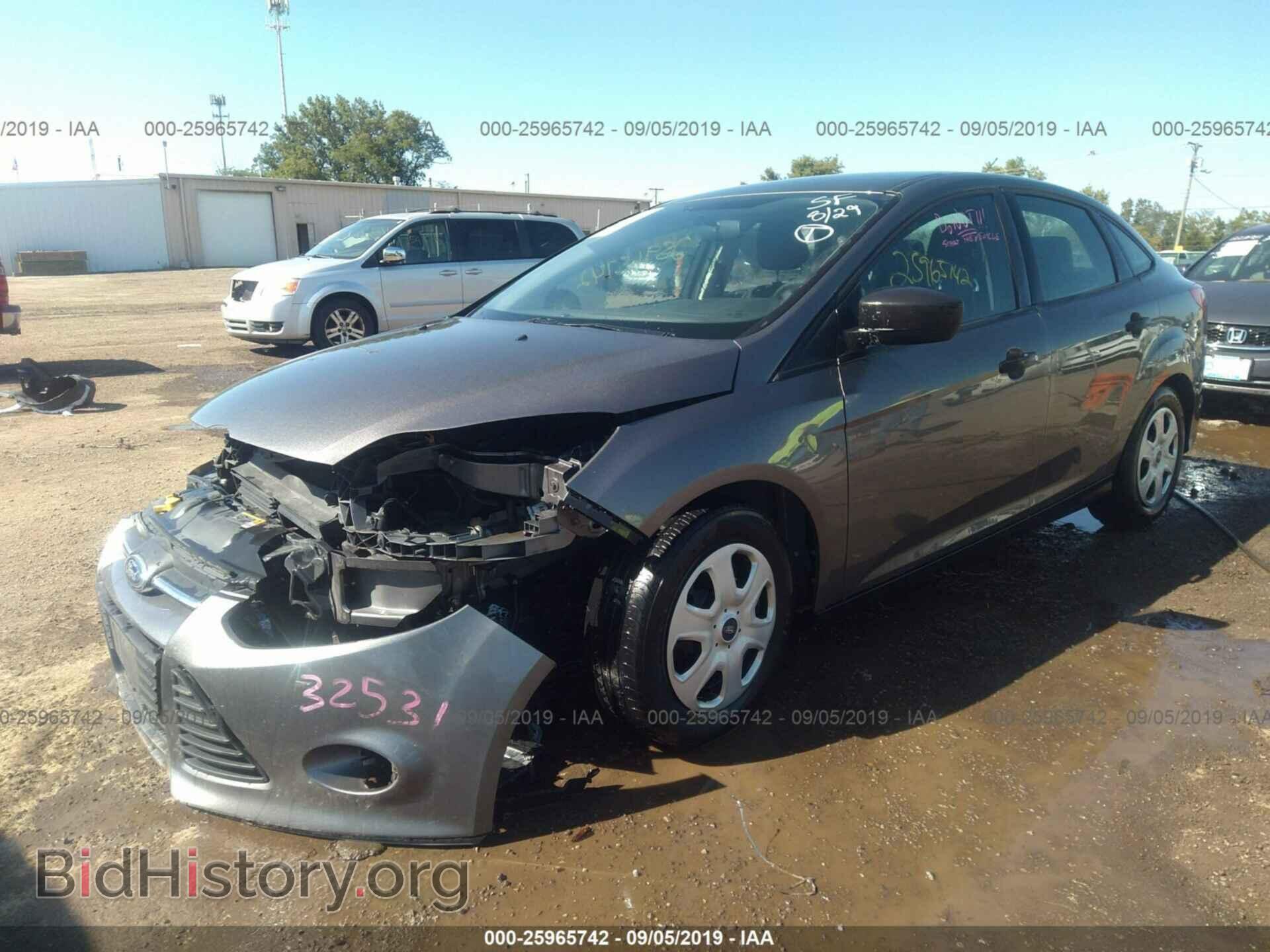 2013 FORD FOCUS - VIN: 1FADP3E22DL351561 - Фото 2