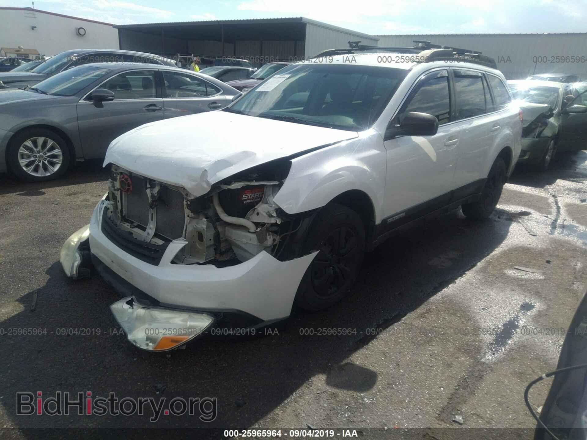 2011 SUBARU OUTBACK - VIN: 4S4BRBAC9B3436443 - Photo 2