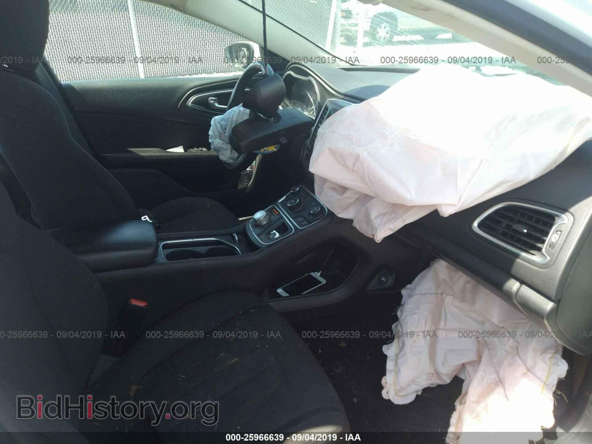 2016 CHRYSLER 200 - VIN: 1C3CCCAGXGN141032 - Photo 5