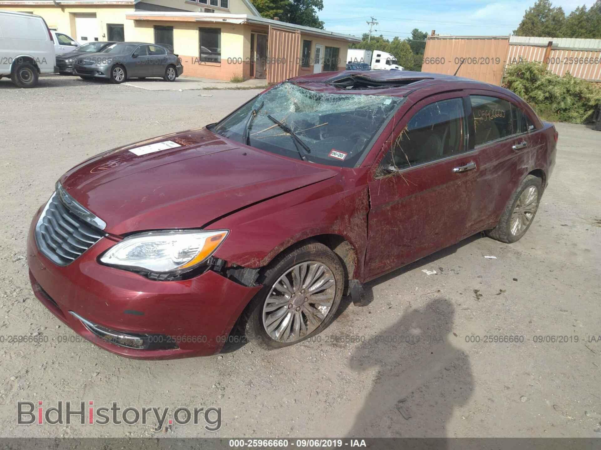 2012 CHRYSLER 200 - VIN: 1C3CCBCB0CN308018 - Photo 2