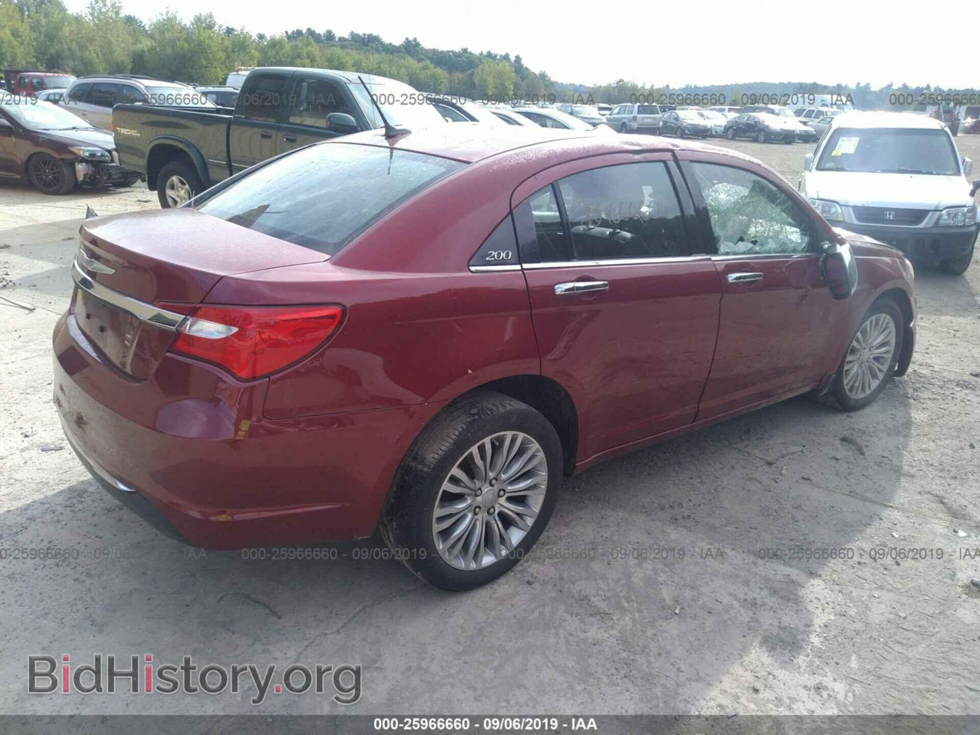 2012 CHRYSLER 200 - VIN: 1C3CCBCB0CN308018 - Photo 4