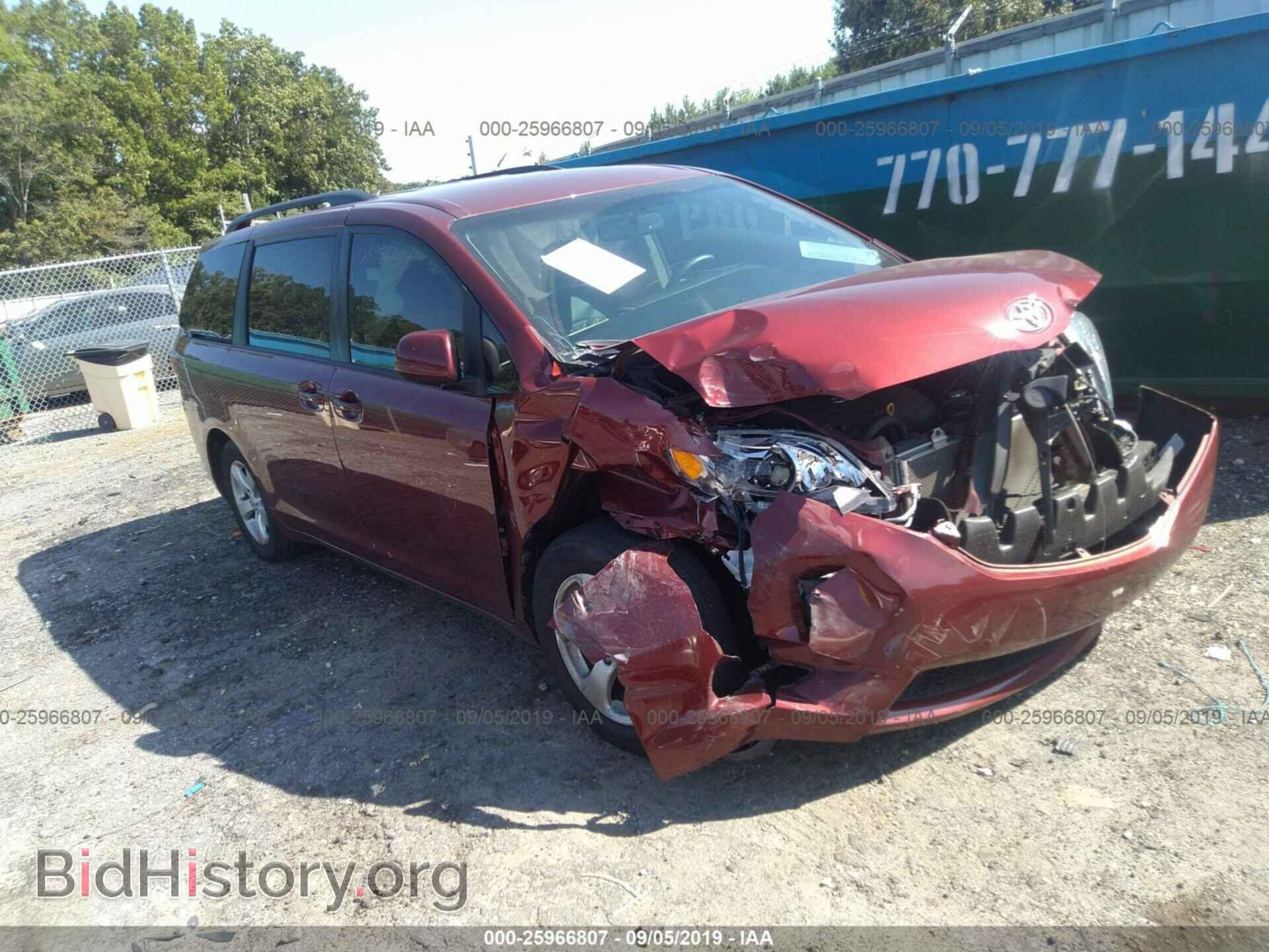 Photo 5TDKZ3DC5HS796662 - TOYOTA SIENNA 2017