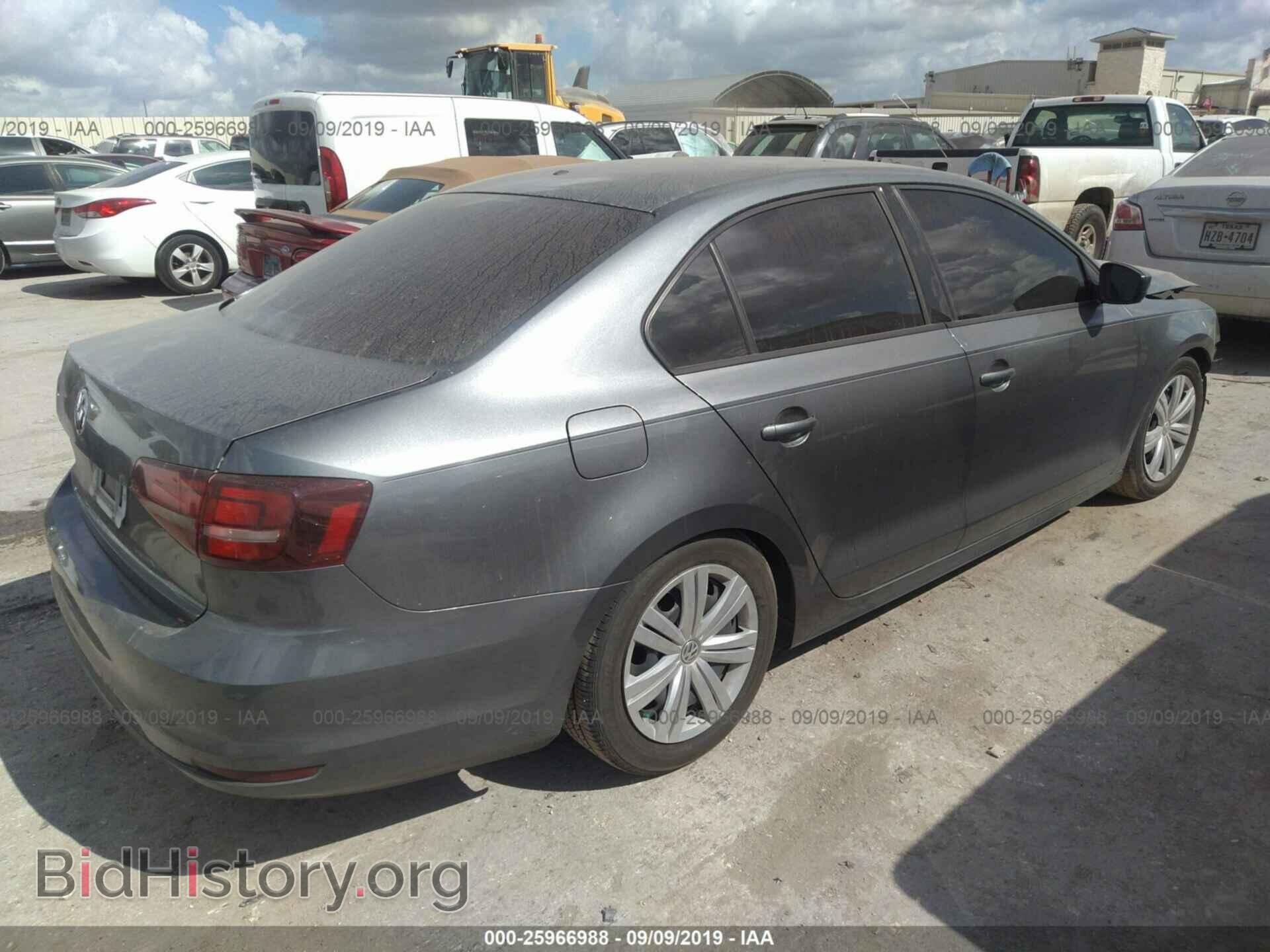 2017 VOLKSWAGEN JETTA - VIN: 3VW2B7AJ8HM329456 - Photo 4