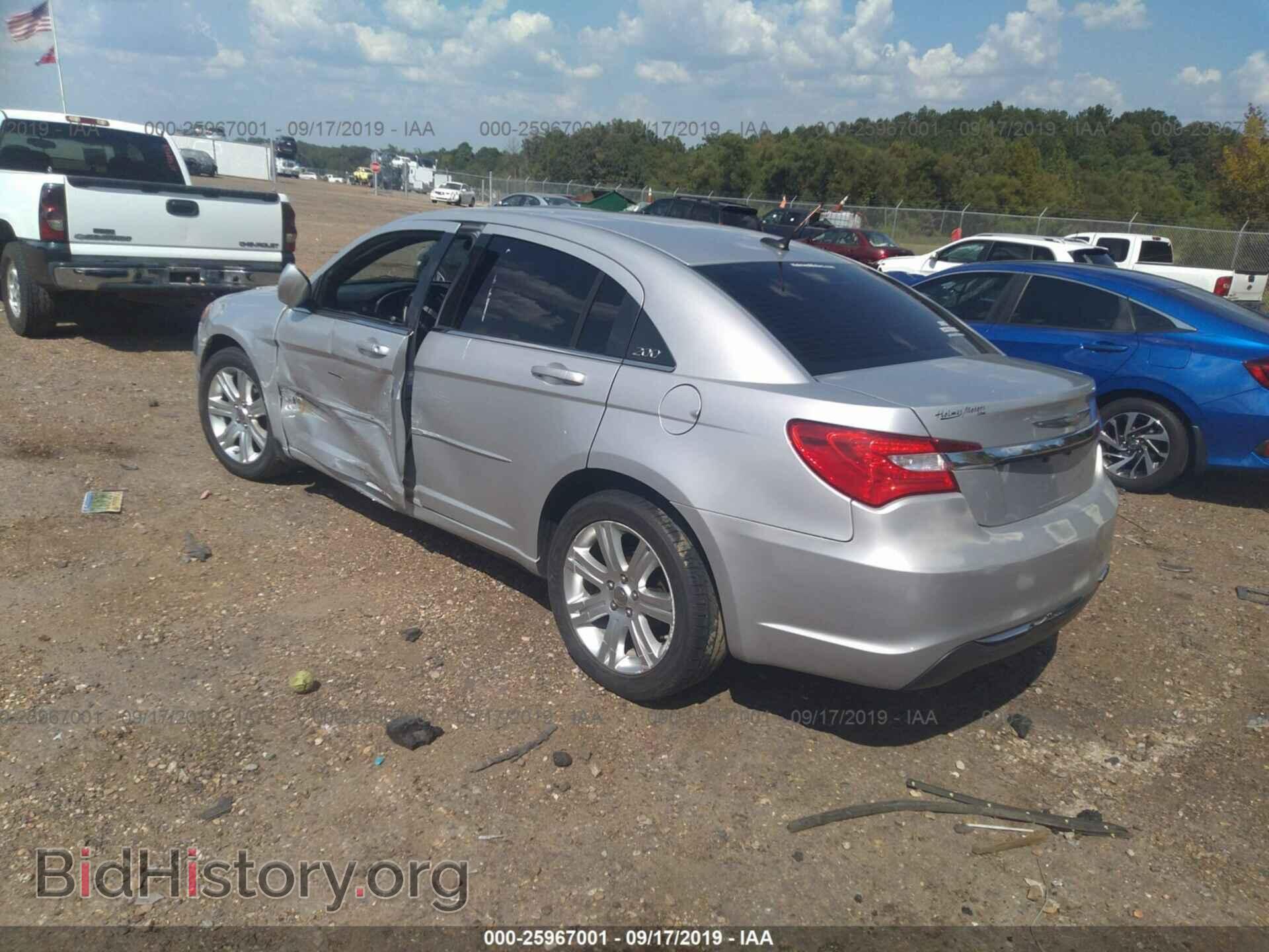 2012 CHRYSLER 200 - VIN: 1C3CCBAB2CN317841 - Photo 3