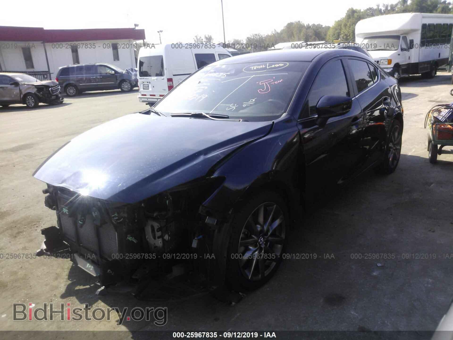 2018 MAZDA 3 - VIN: 3MZBN1V34JM231093 - Фото 2