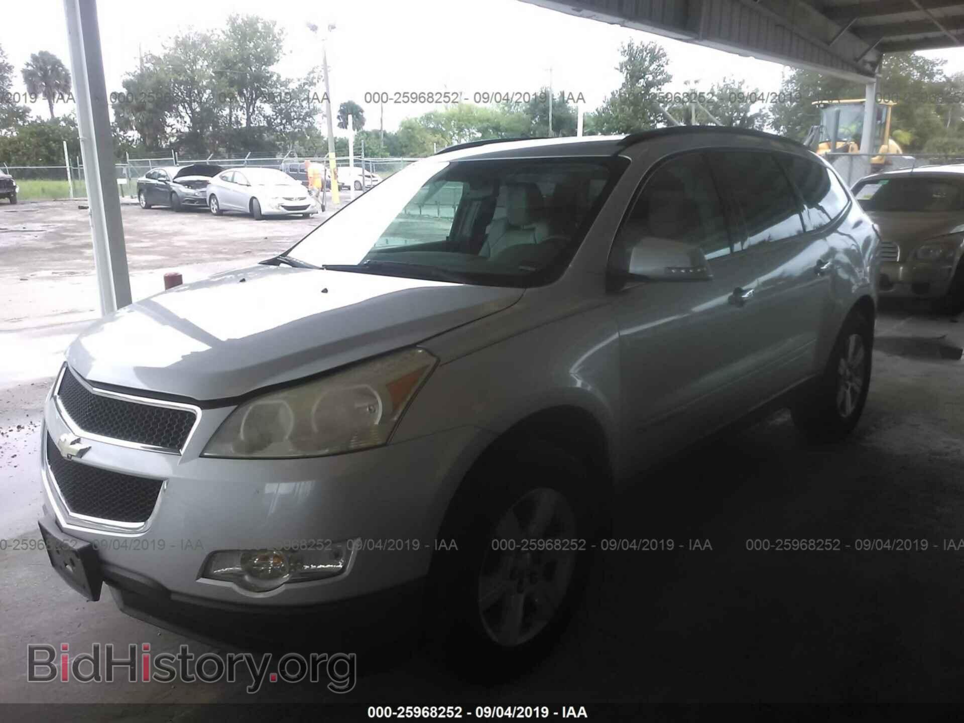 2009 CHEVROLET TRAVERSE - VIN: 1GNER23D49S173177 - Фото 2